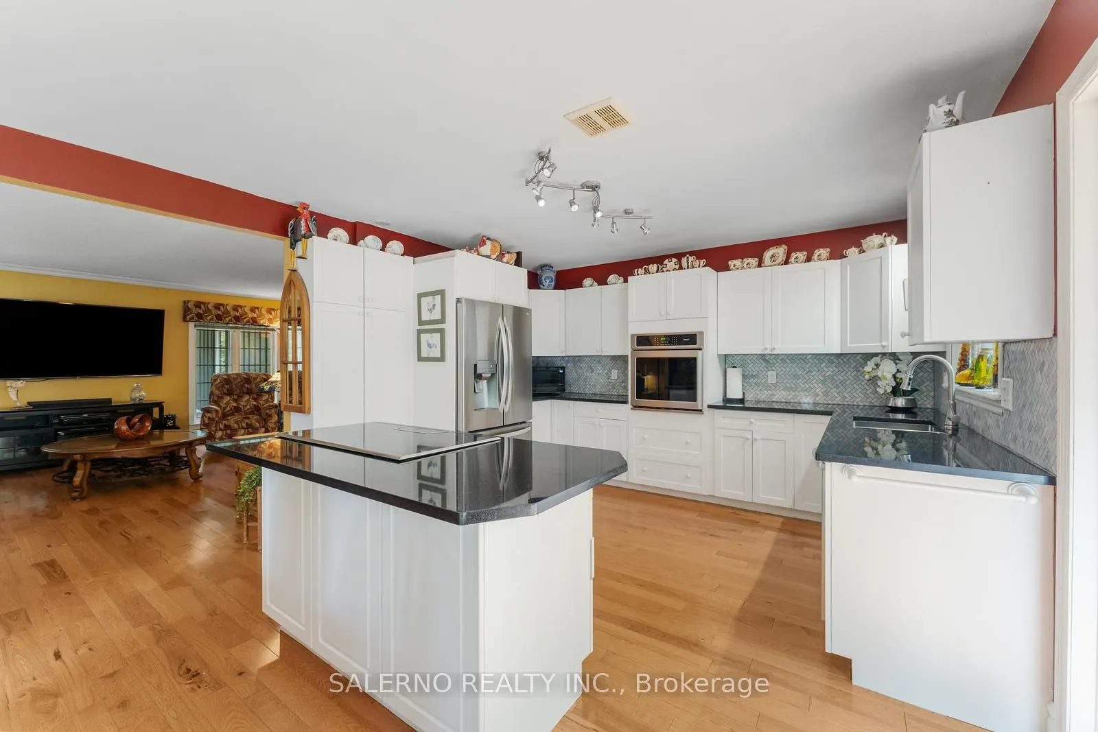 3992 Penetanguishene Road