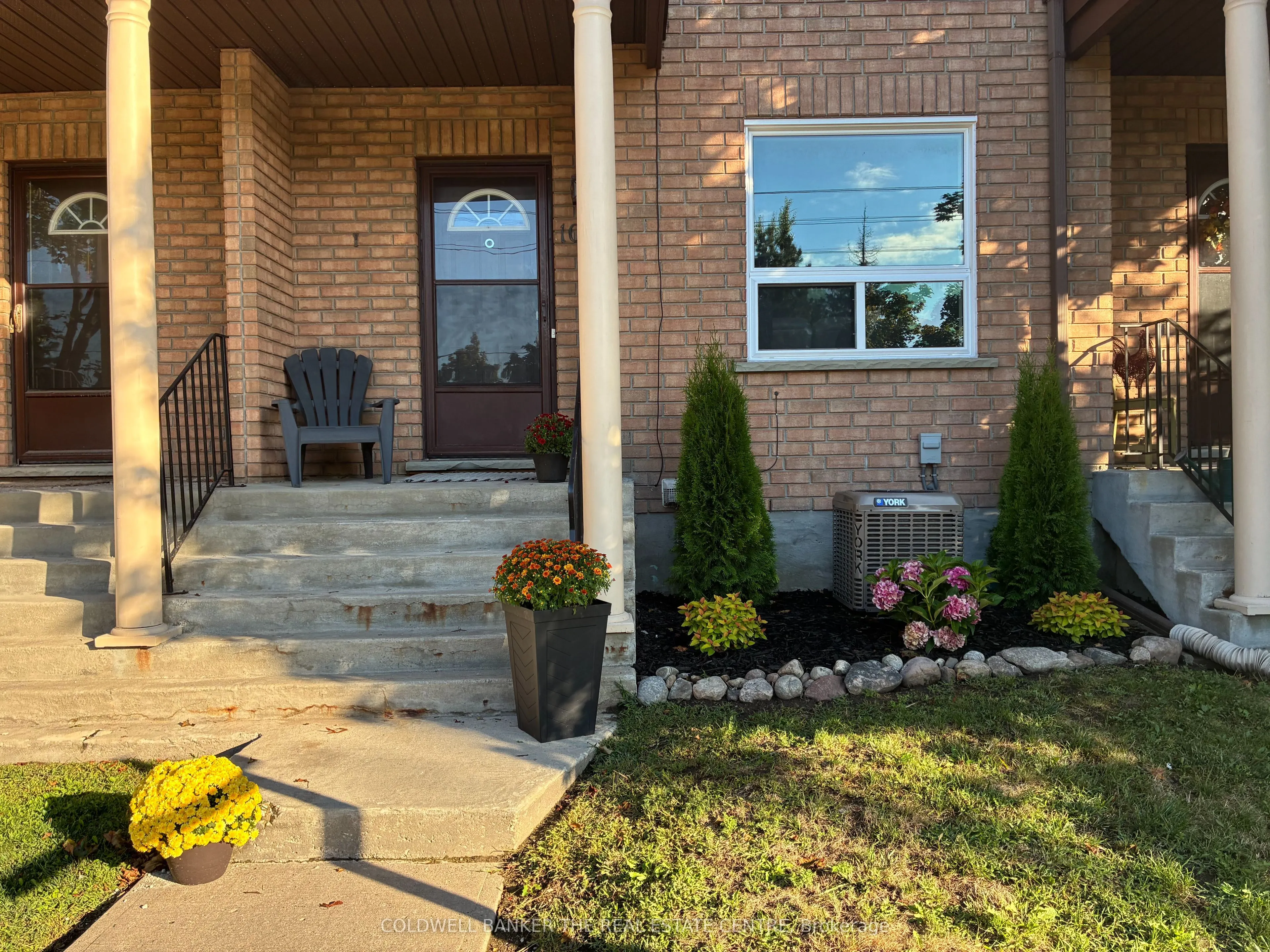 234 CUNDLES Road E, #10