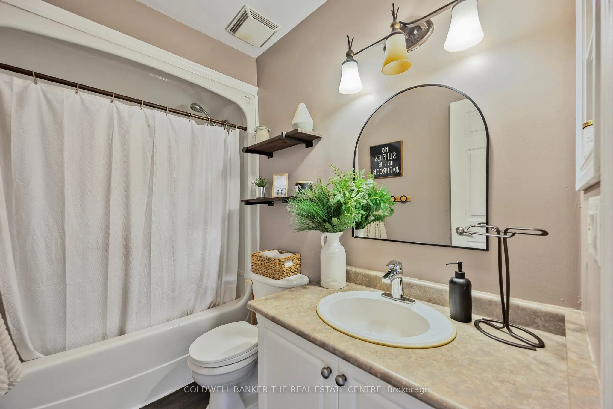 234 CUNDLES Road E, #10