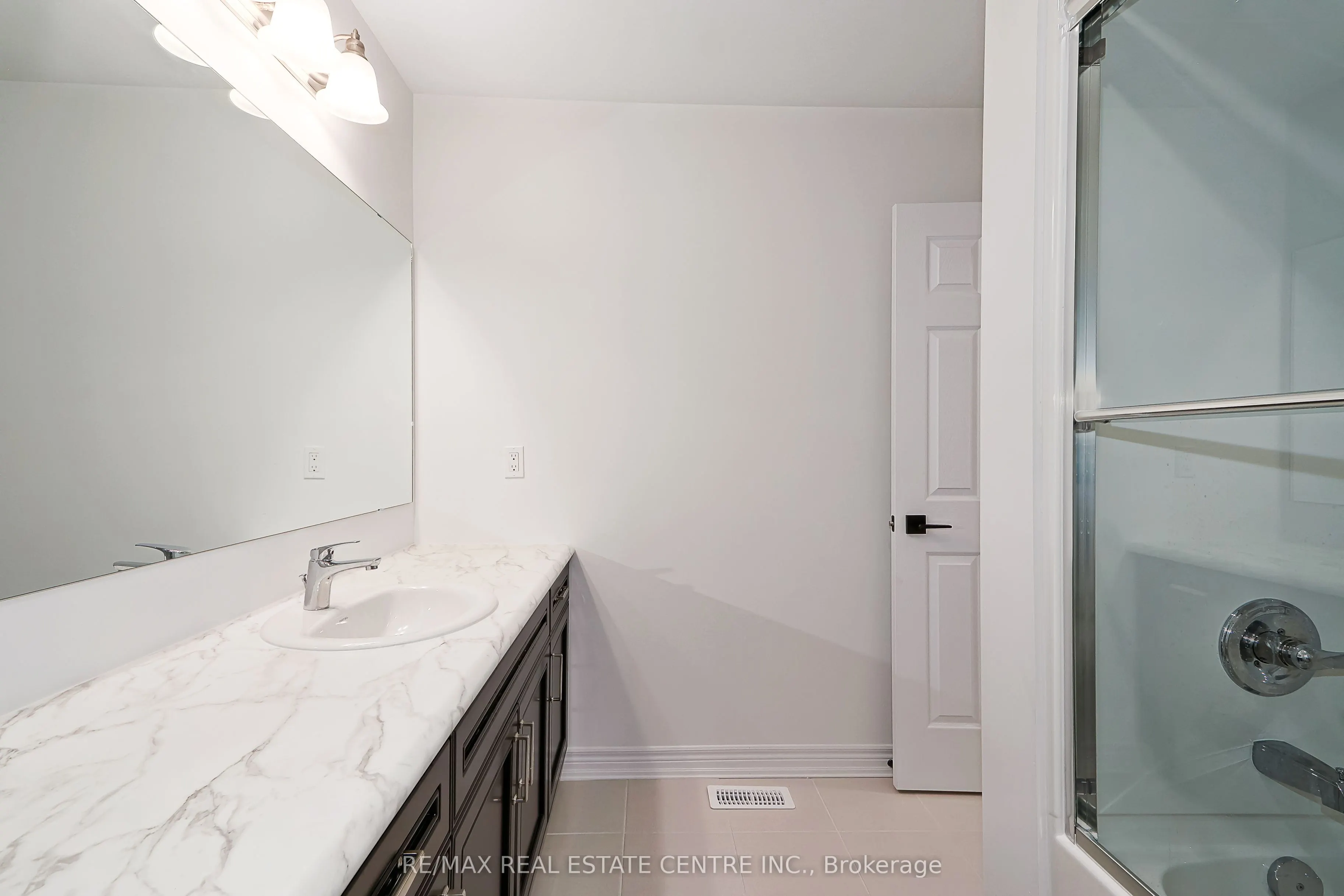 15 Shipley Avenue W