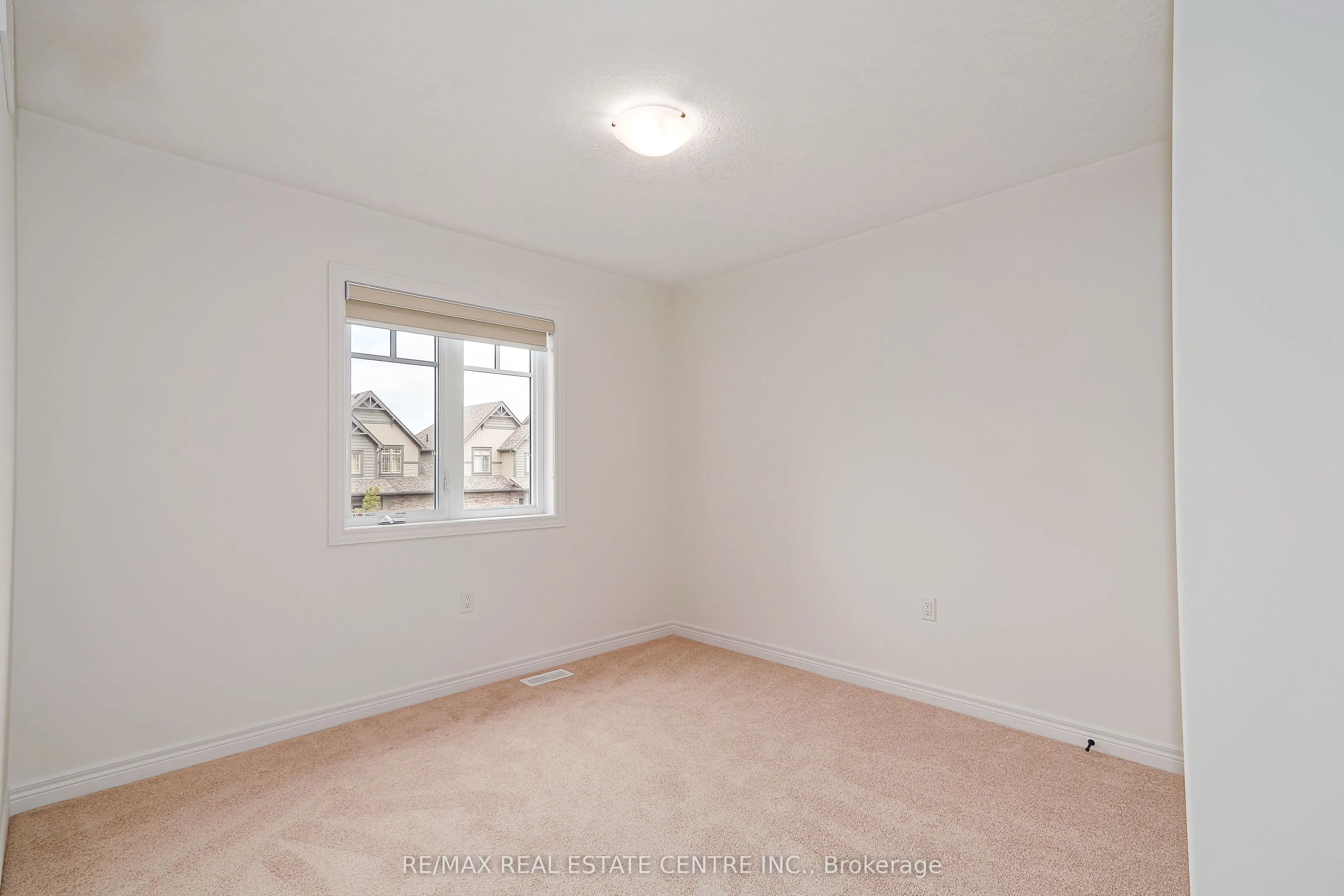 15 Shipley Avenue W