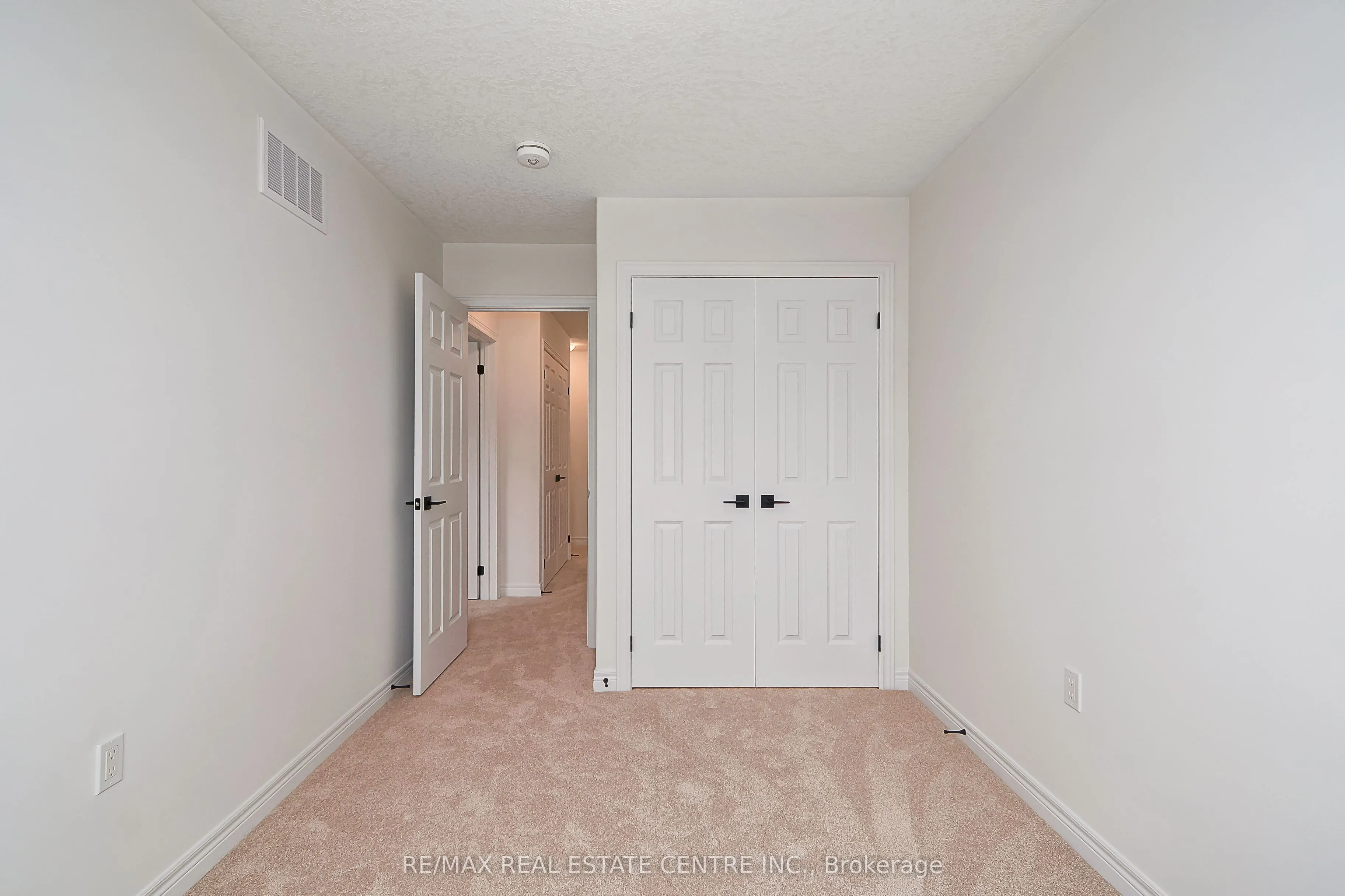 15 Shipley Avenue W