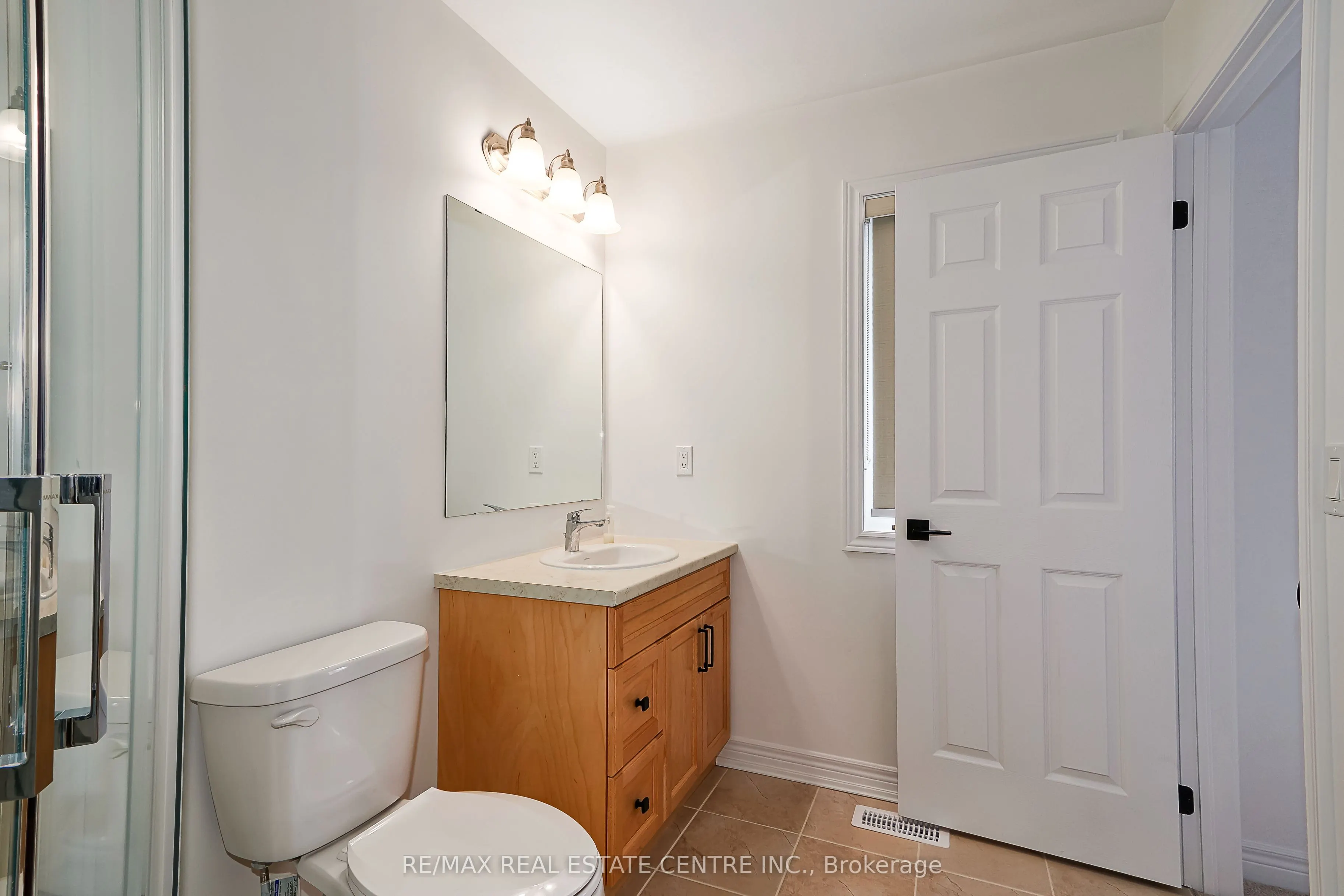 15 Shipley Avenue W