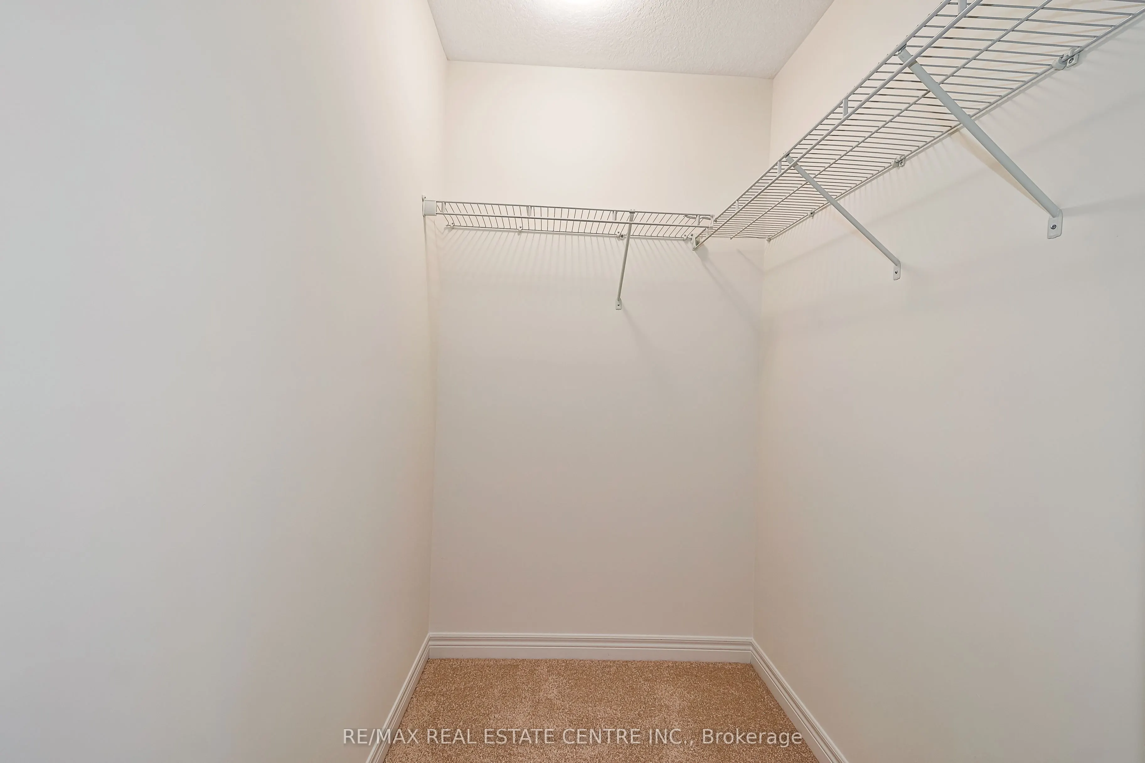 15 Shipley Avenue W