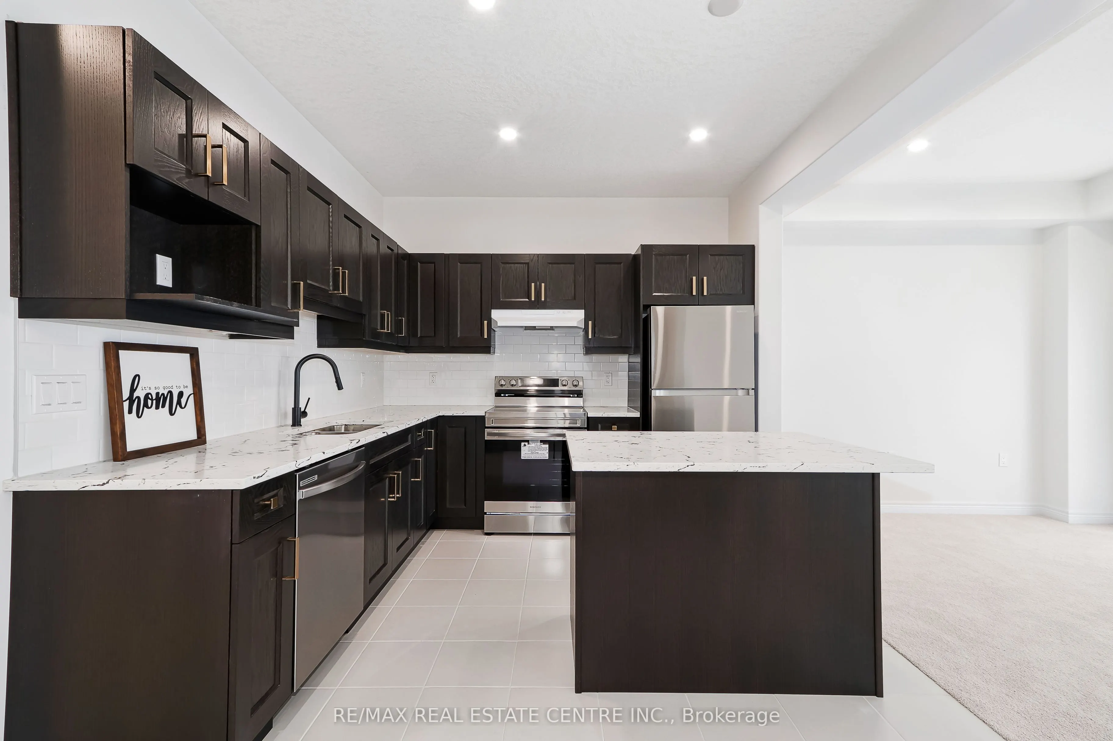 15 Shipley Avenue W