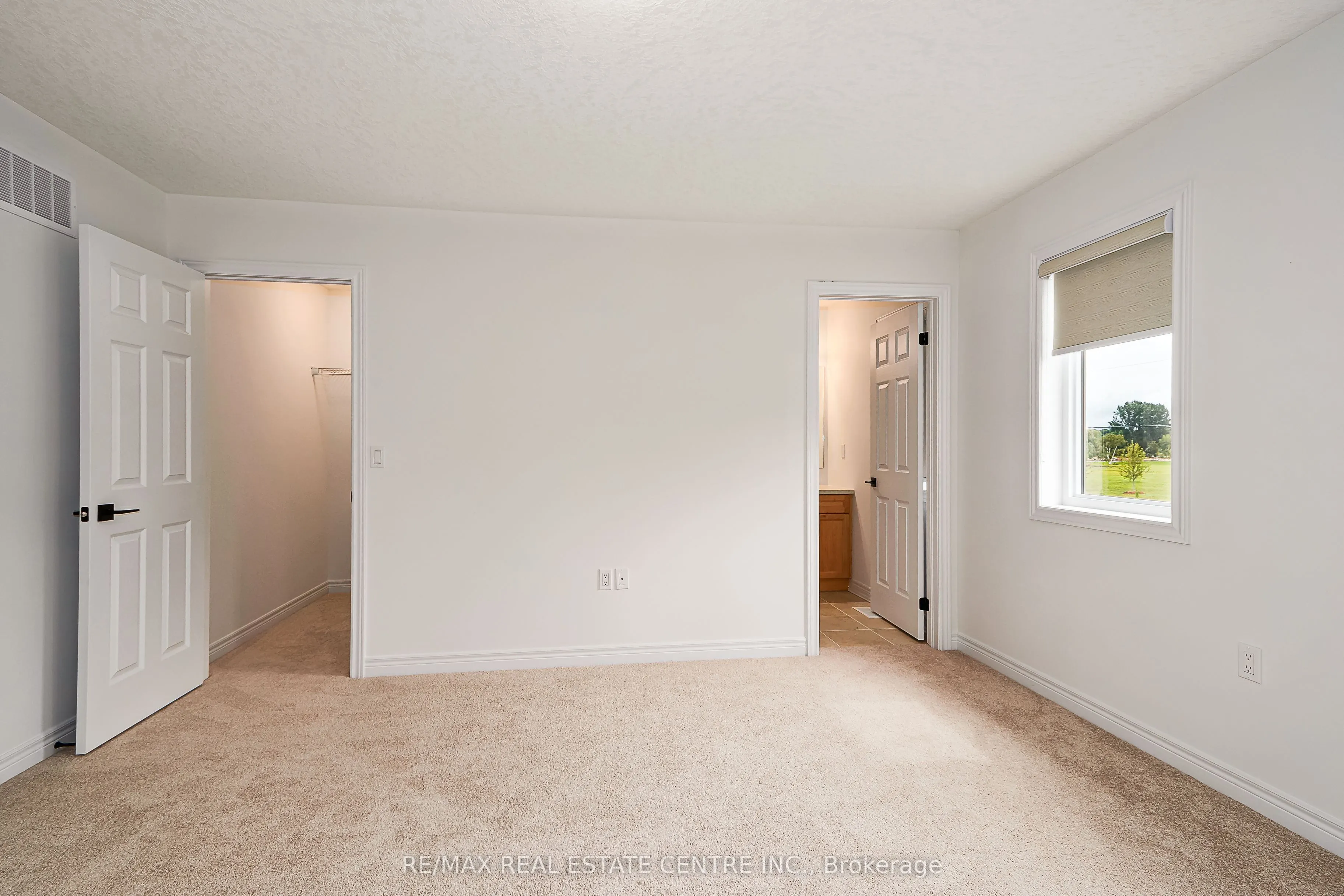 15 Shipley Avenue W