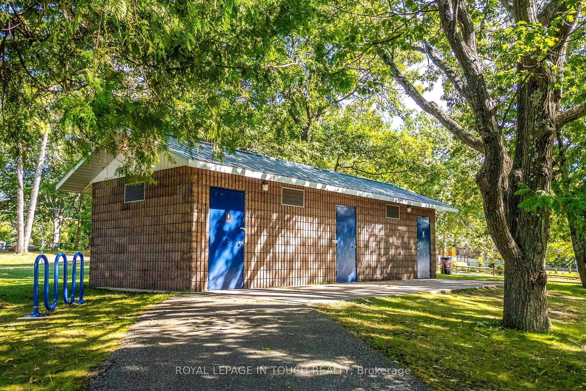 325 Tiny Beaches Road S