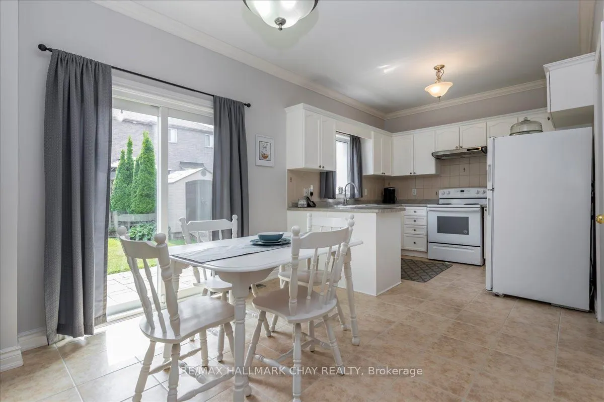 146 Raymond Crescent