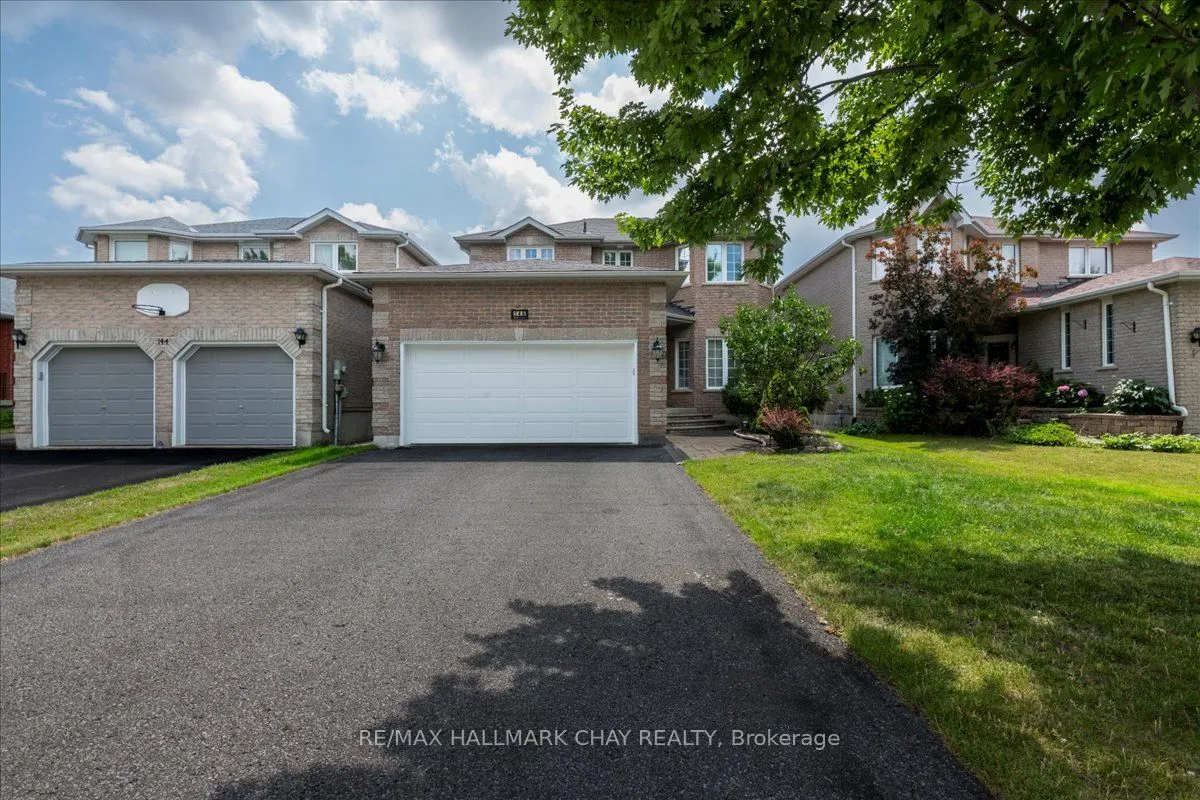 146 Raymond Crescent