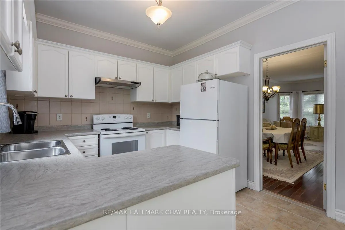 146 Raymond Crescent