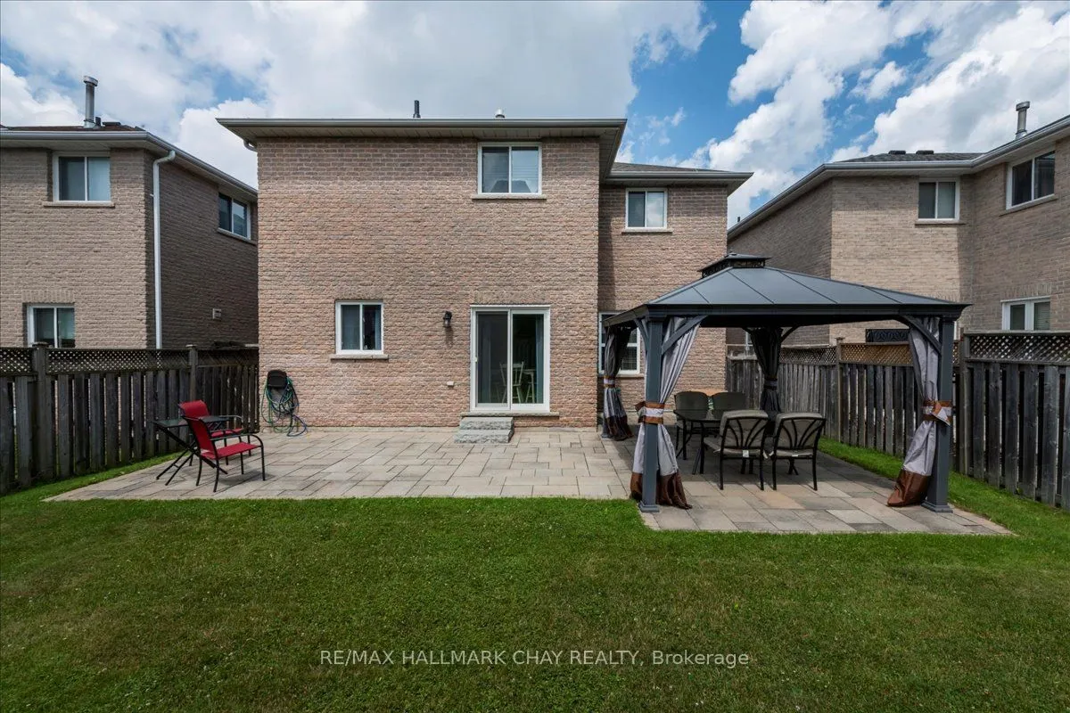 146 Raymond Crescent