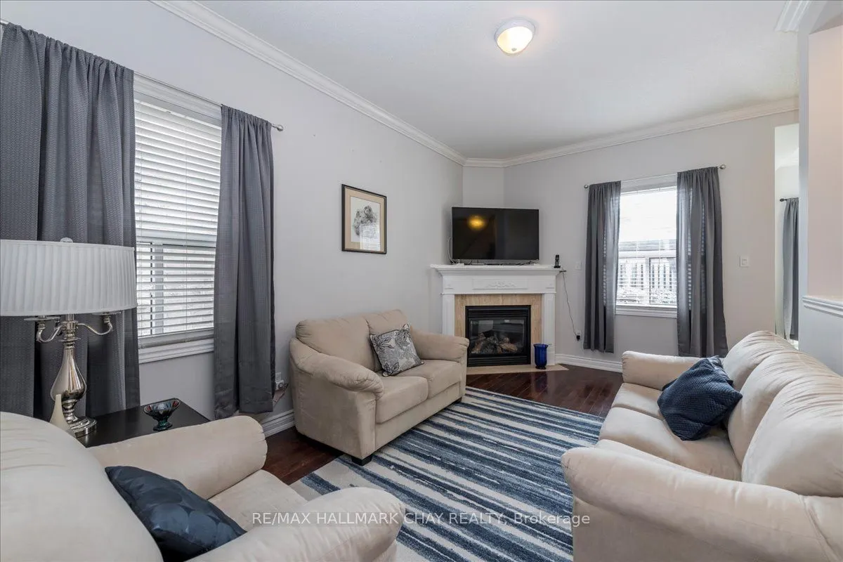 146 Raymond Crescent