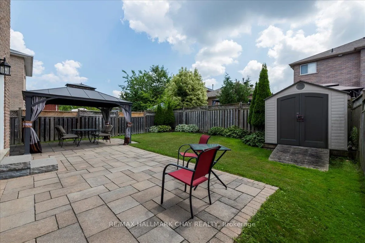 146 Raymond Crescent