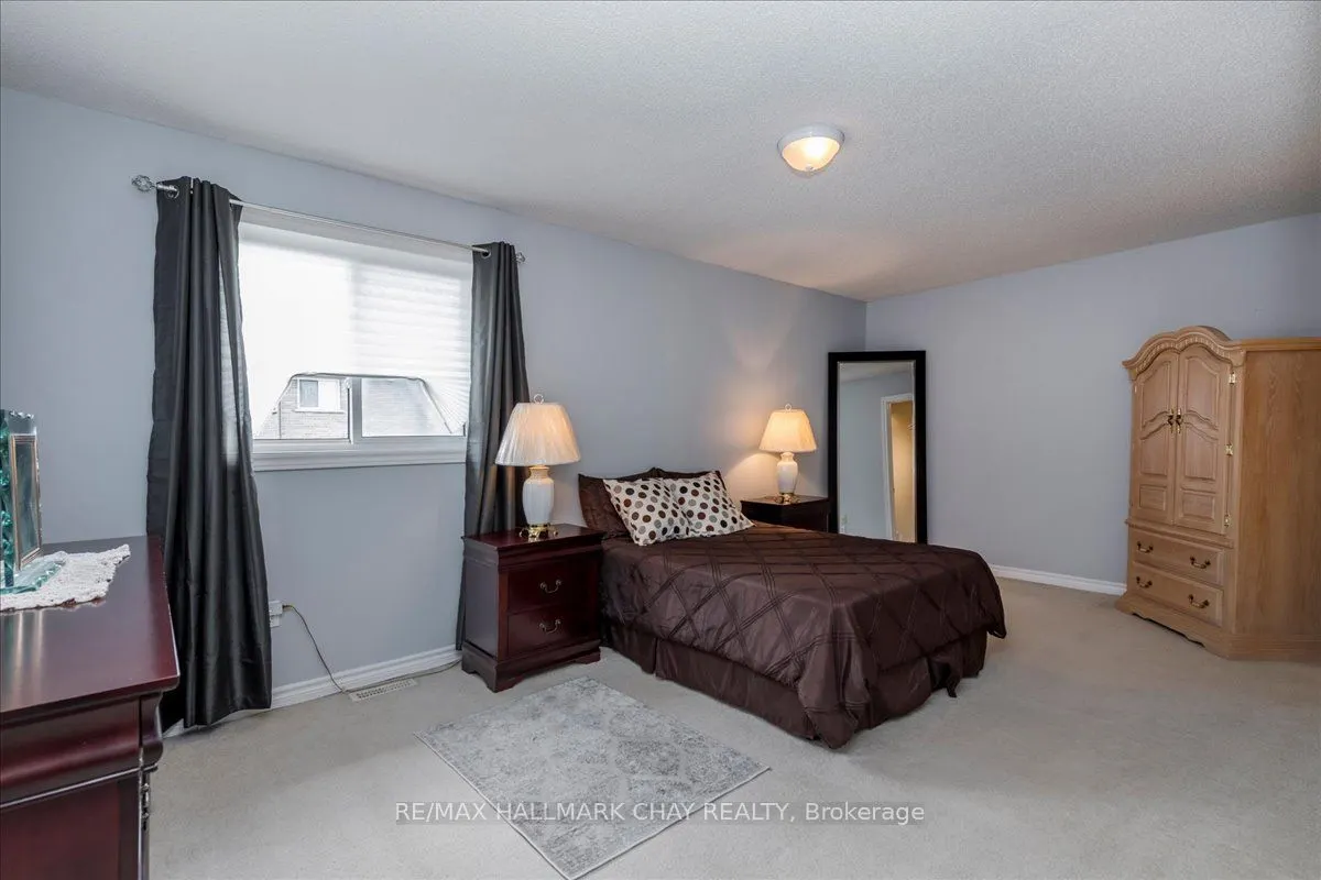 146 Raymond Crescent