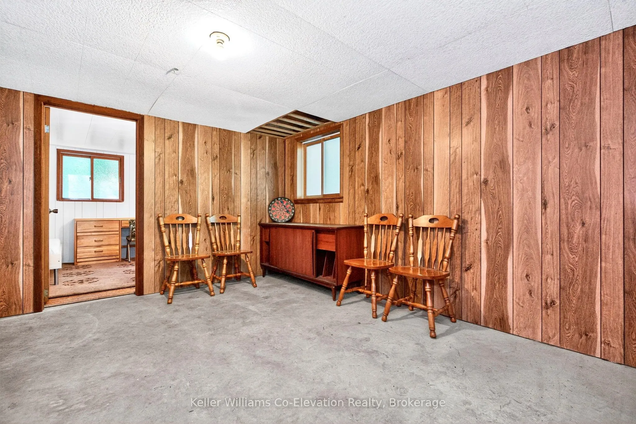 35 Crooked Creek Crescent