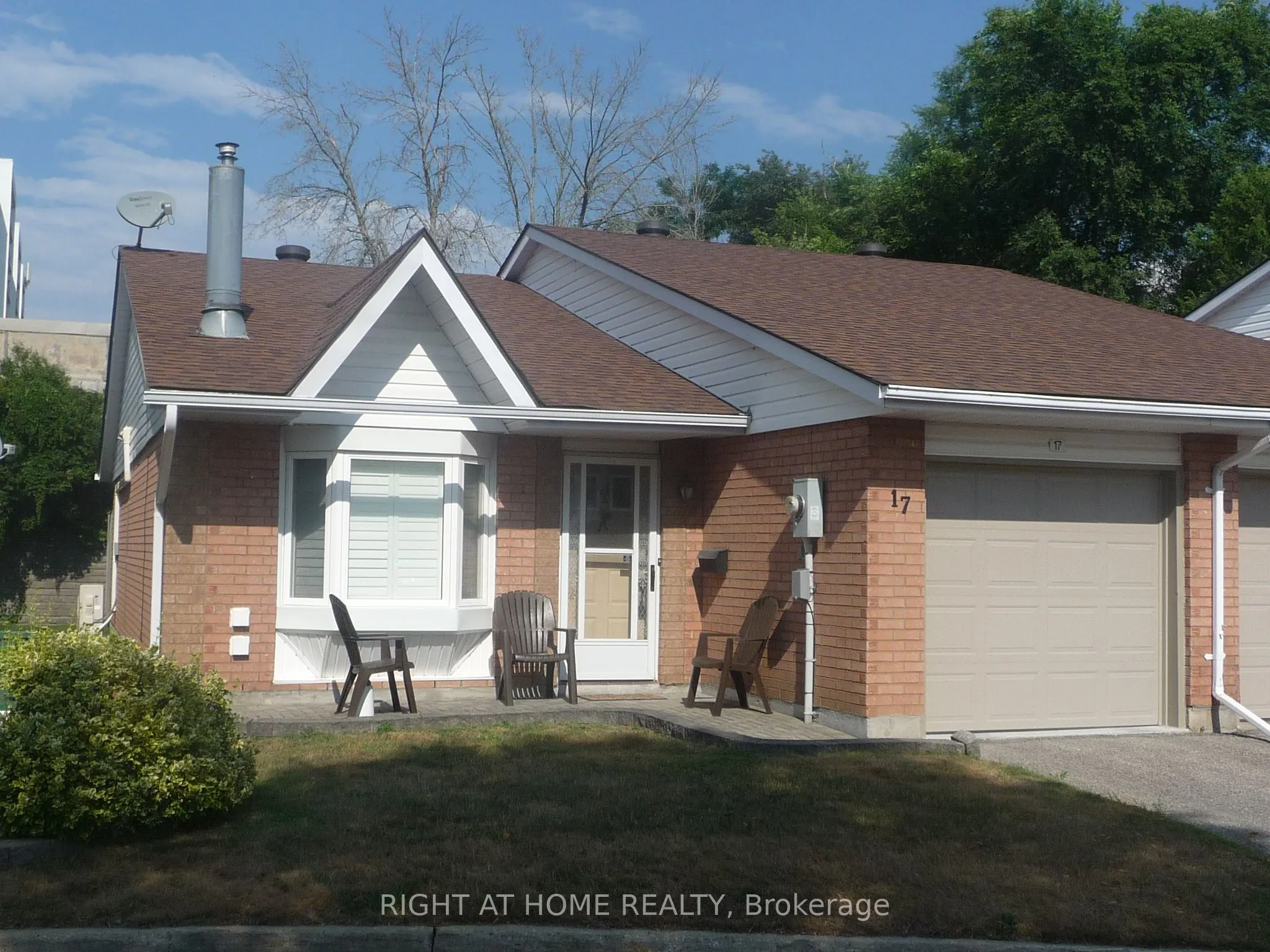 696 King Street, #17