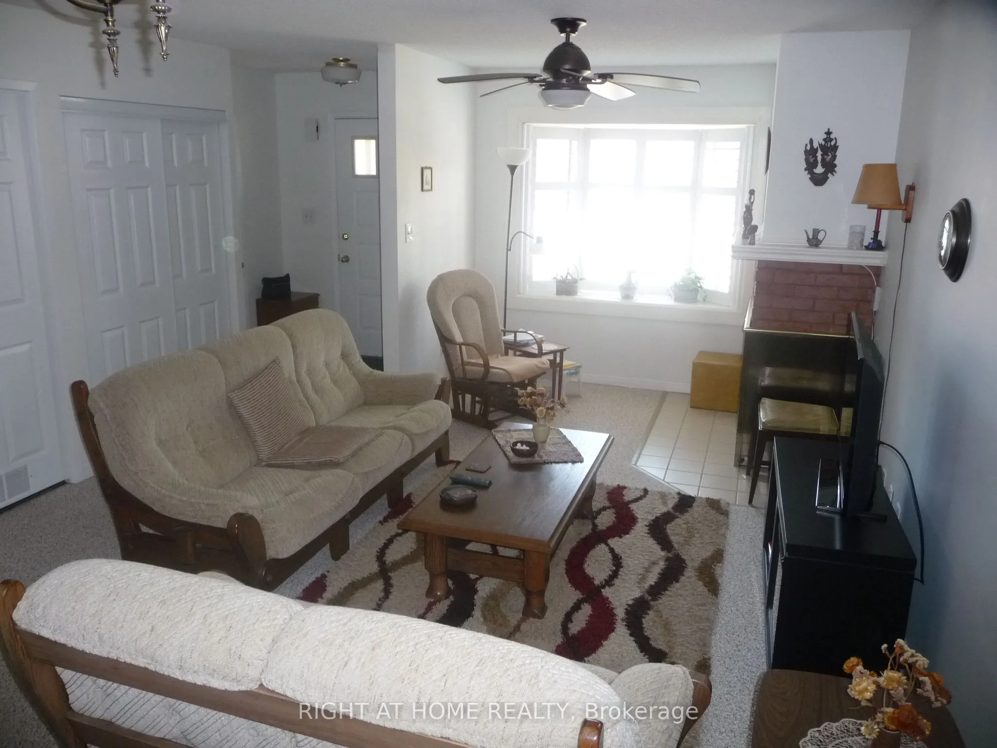 696 King Street, #17