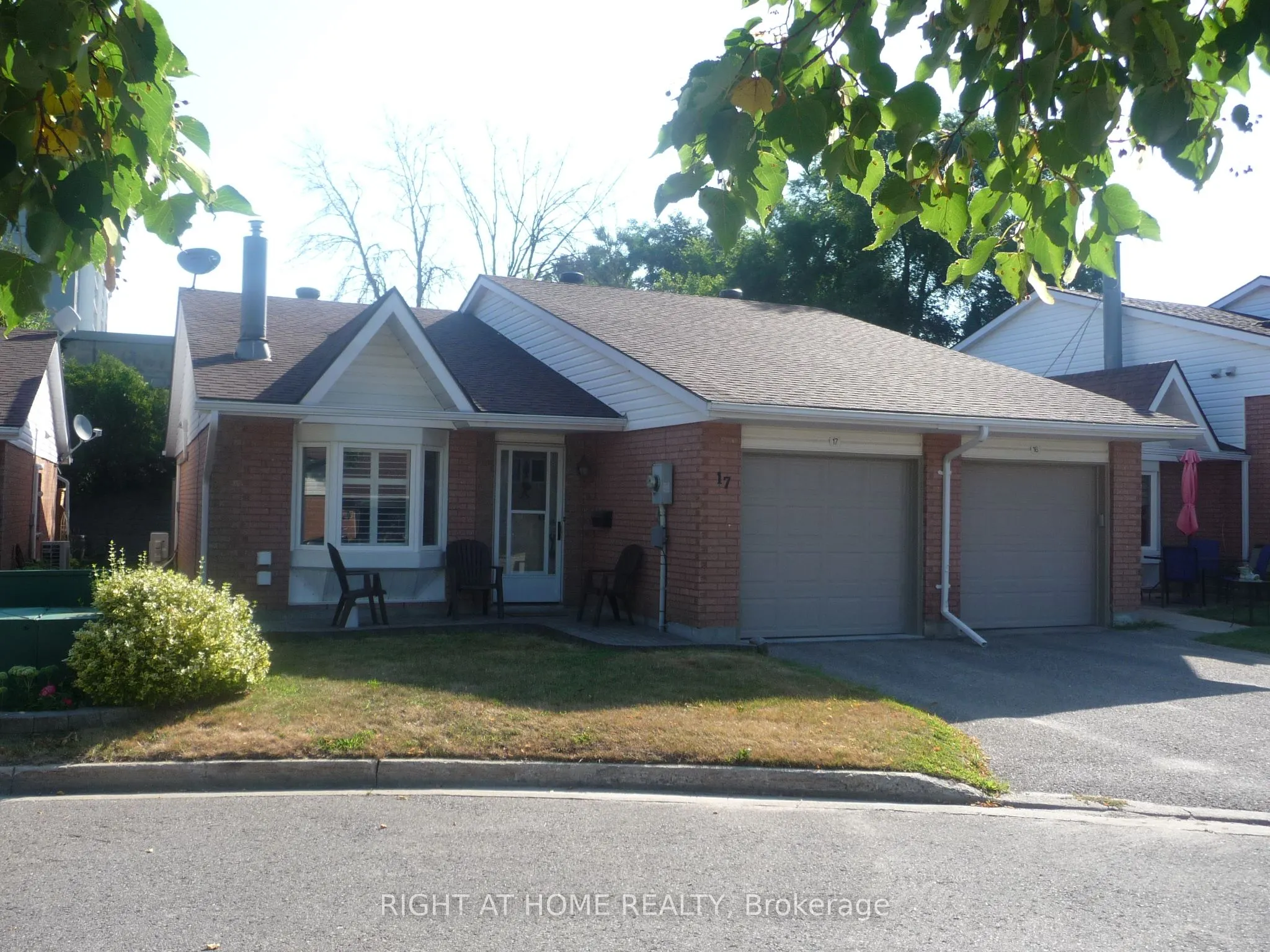 696 King Street, #17