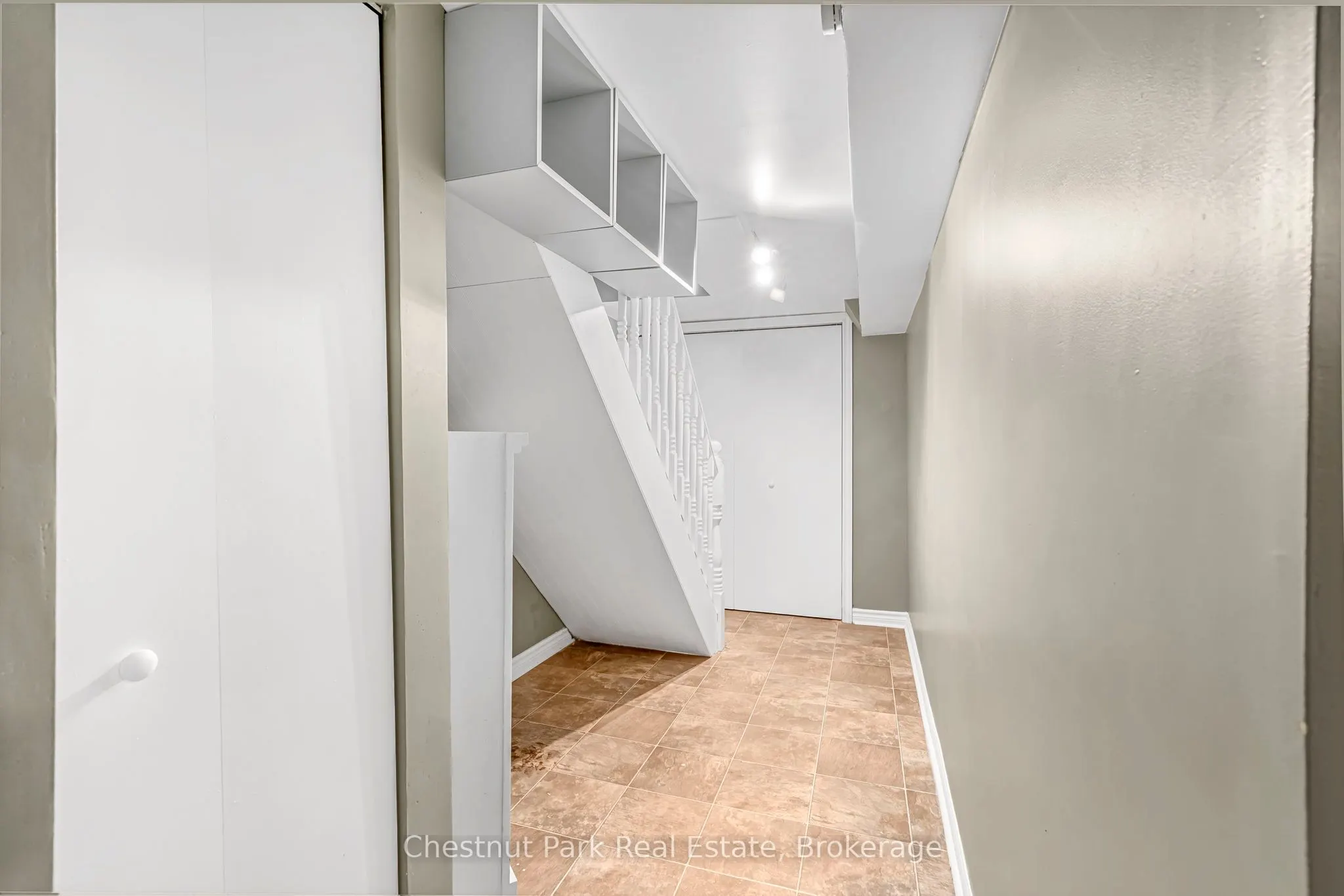 204 Hickling Trail