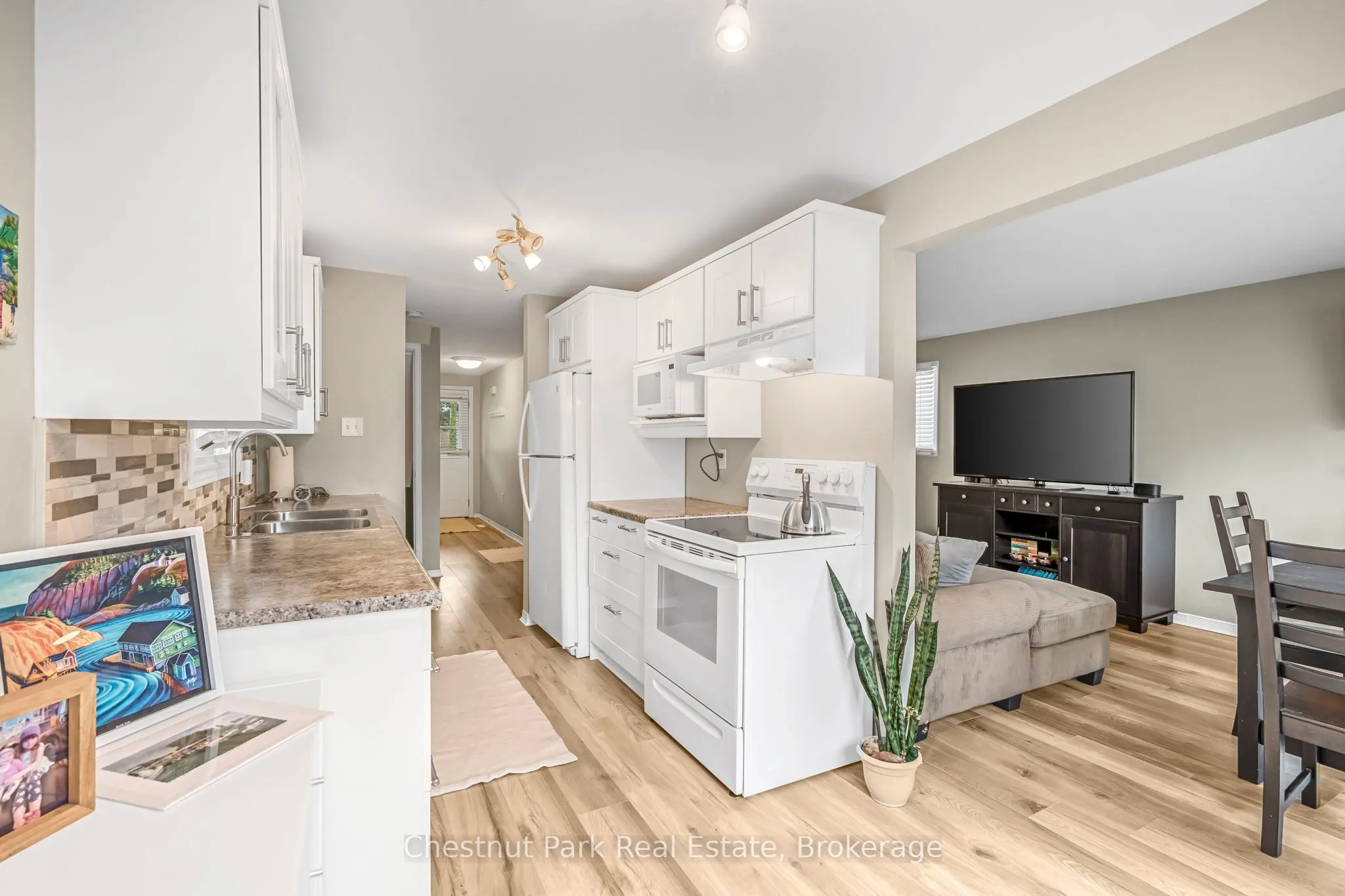 204 Hickling Trail