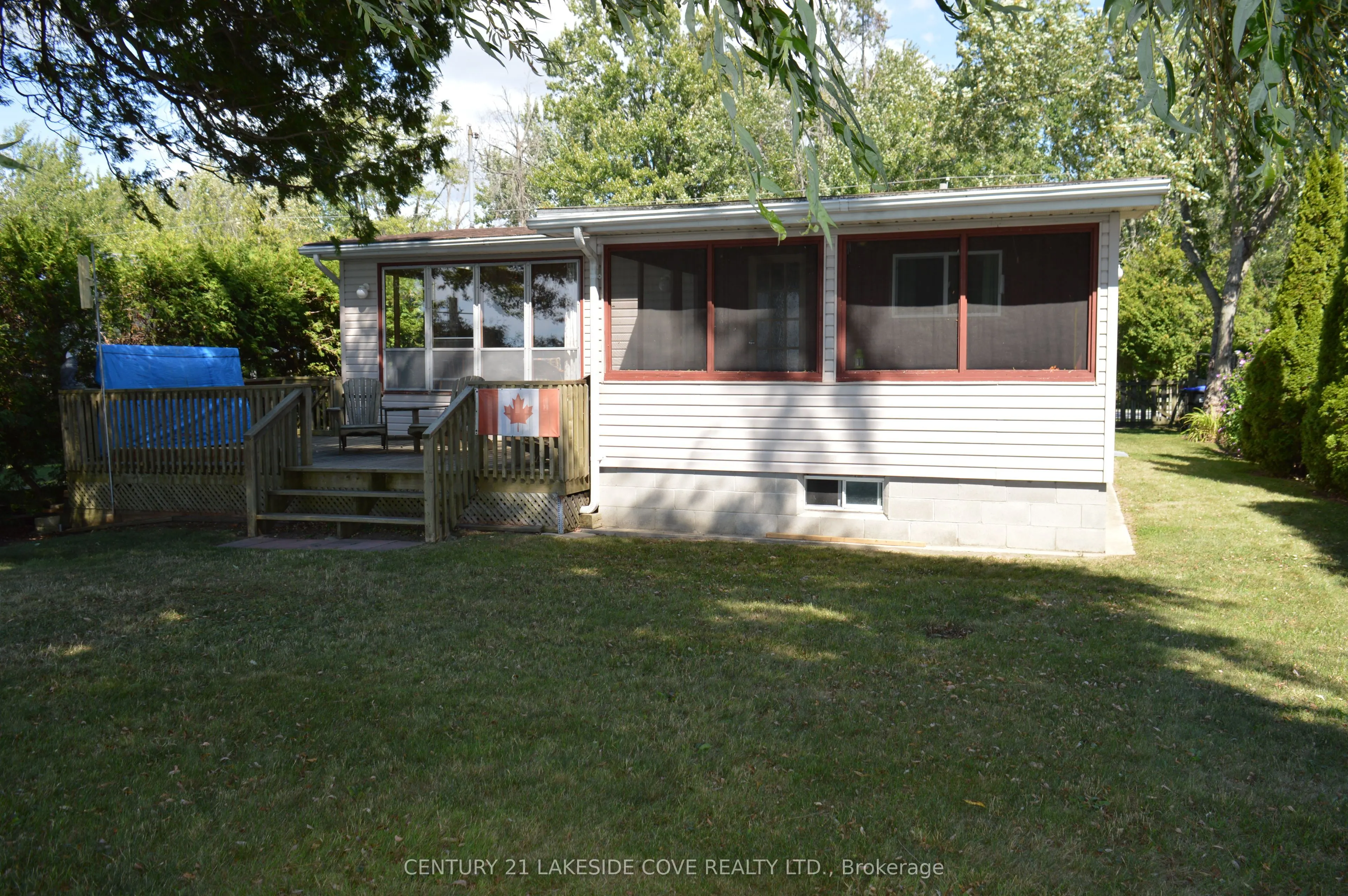 2592 Lakeshore Drive