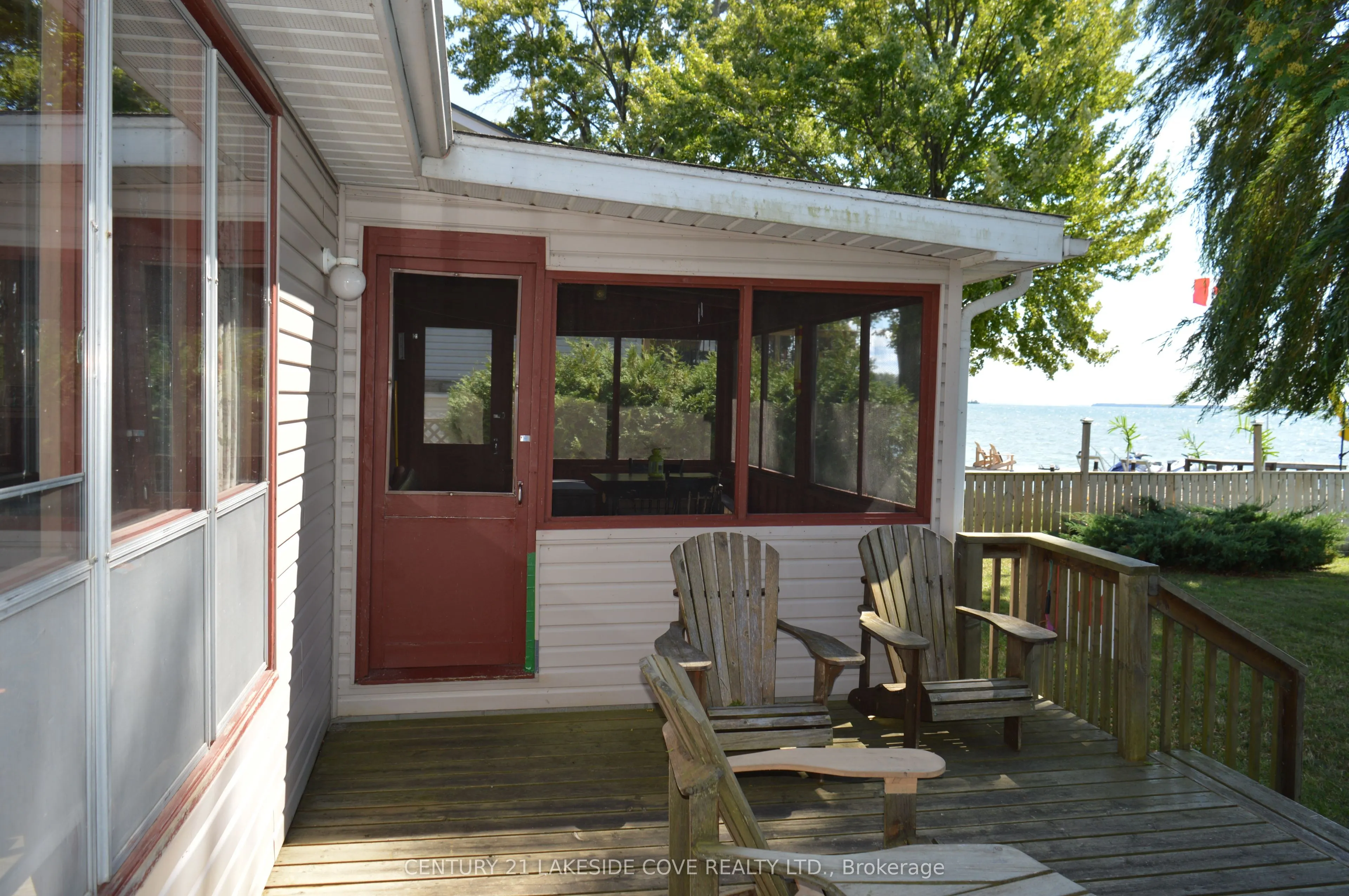 2592 Lakeshore Drive