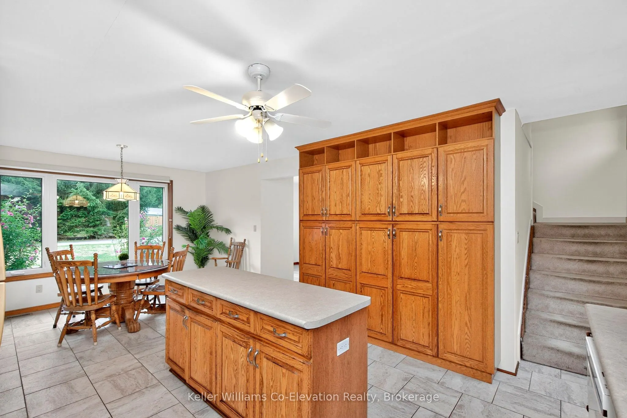 924 6 County Road S