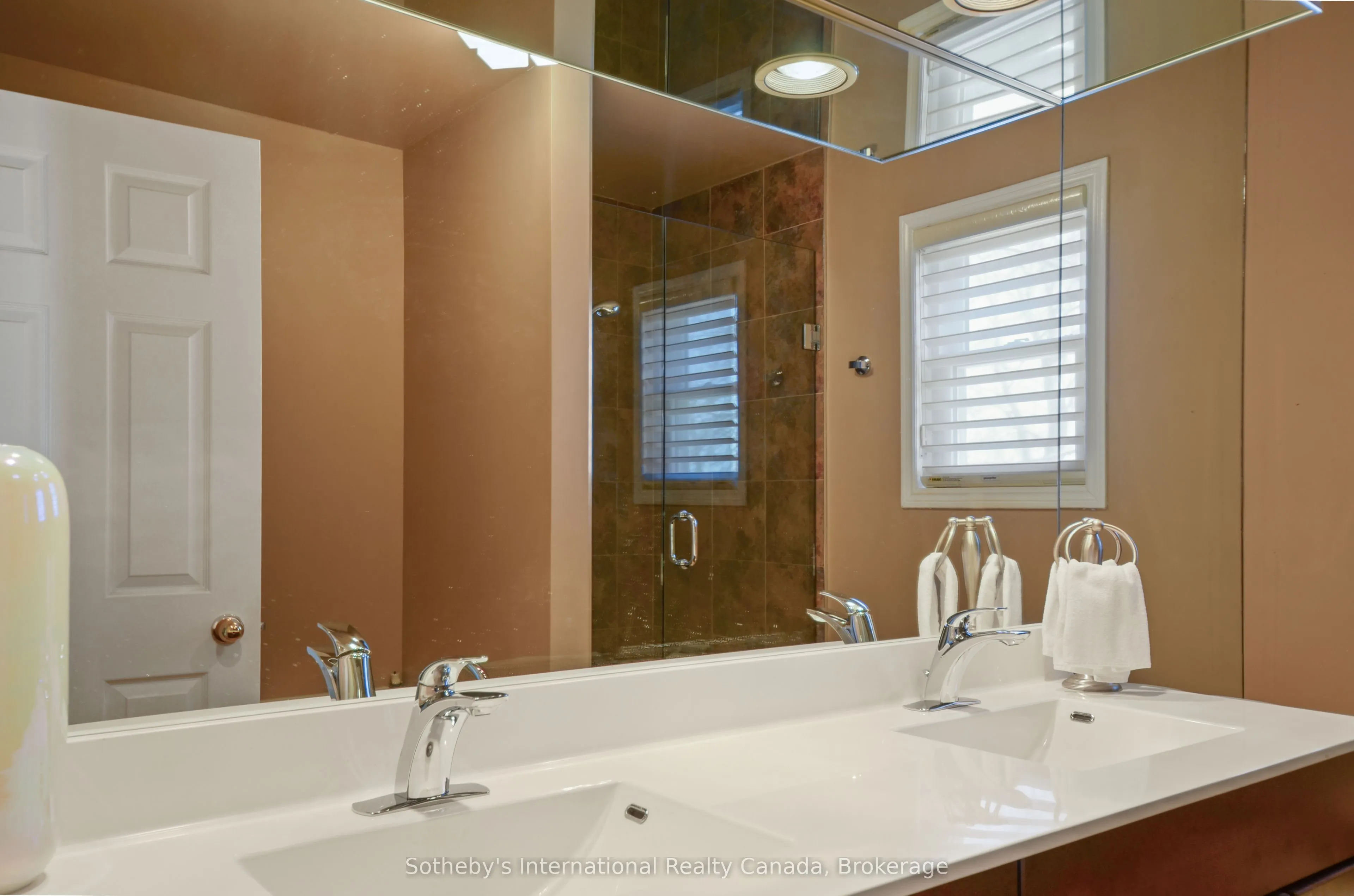 1 Olive Crescent, #5