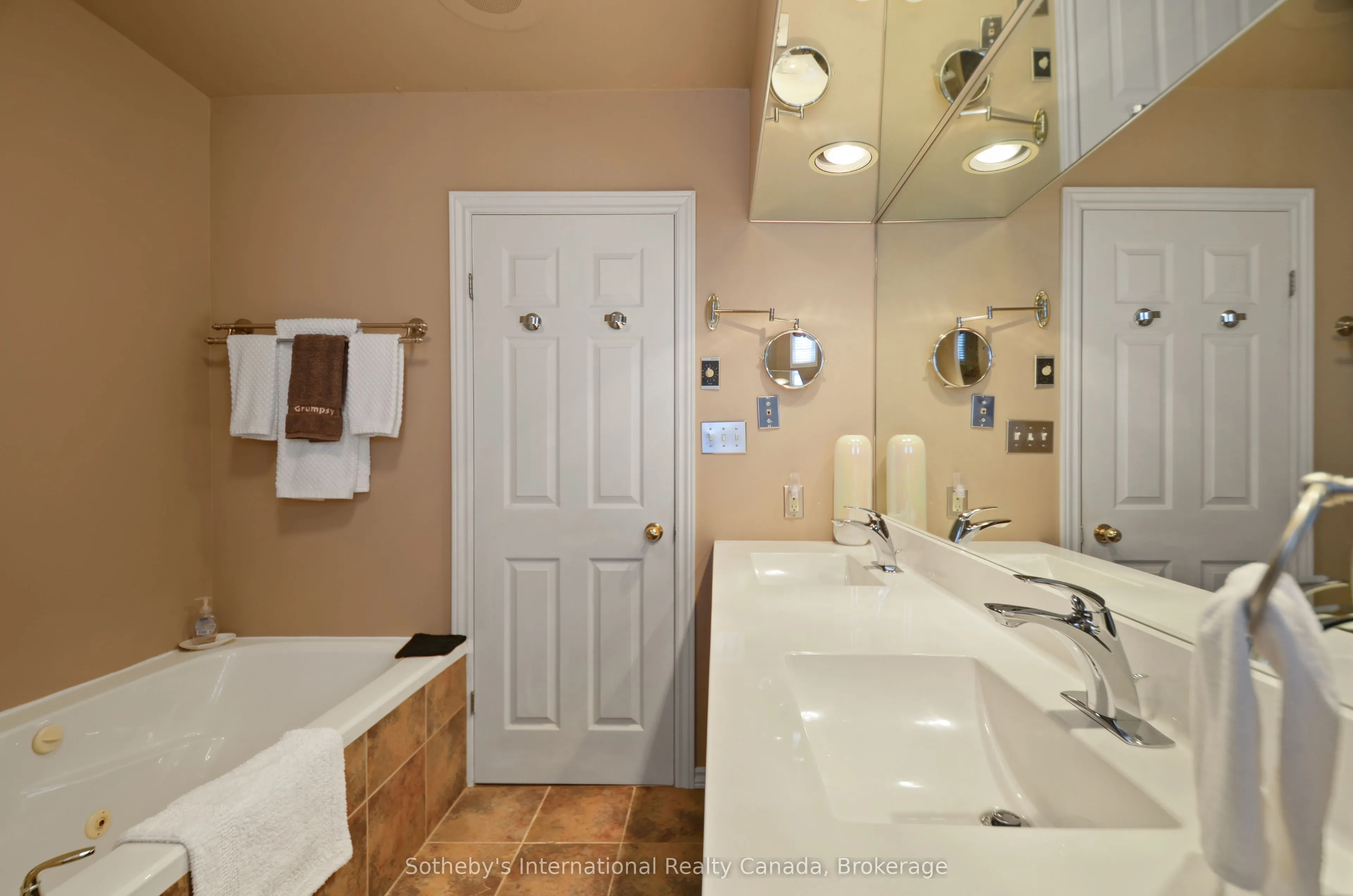 1 Olive Crescent, #5