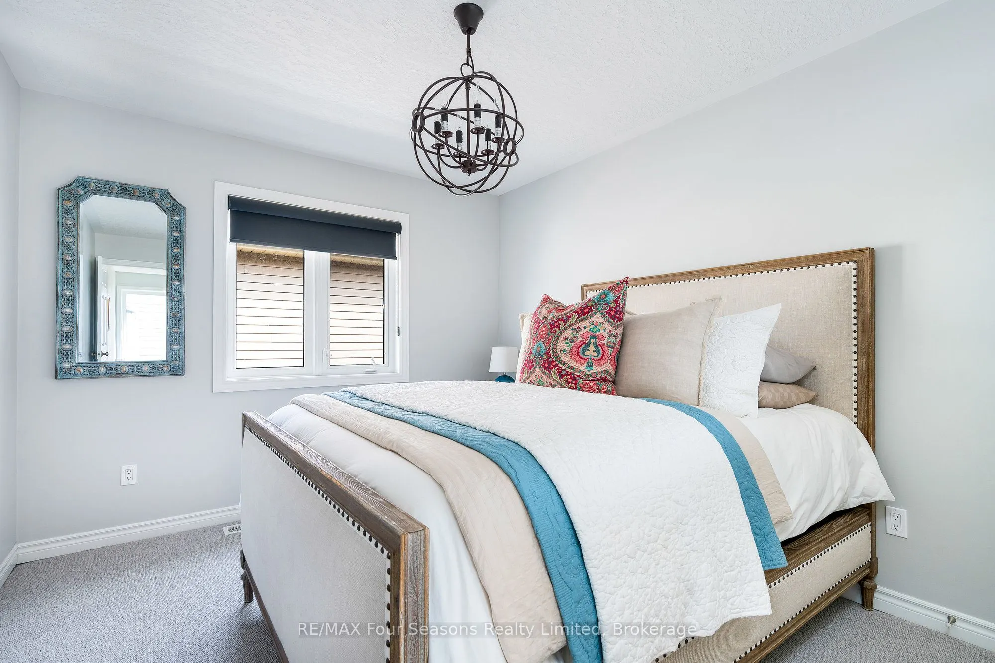 5 Kayla Crescent N