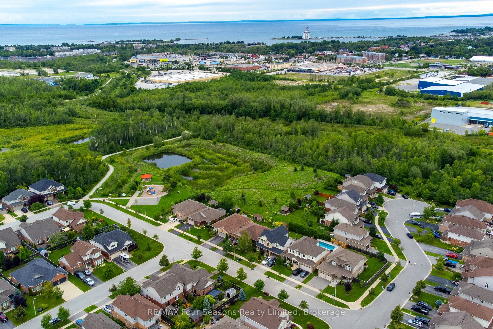 5 Kayla Crescent N