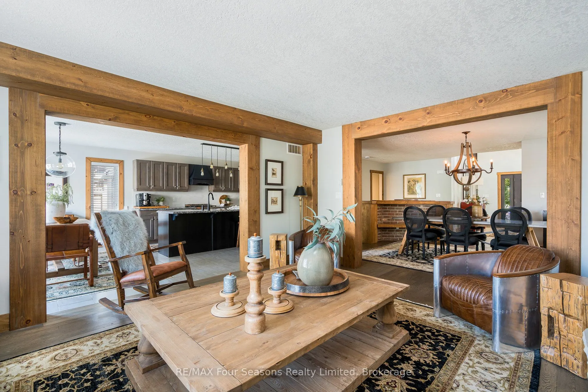 5 Kayla Crescent N