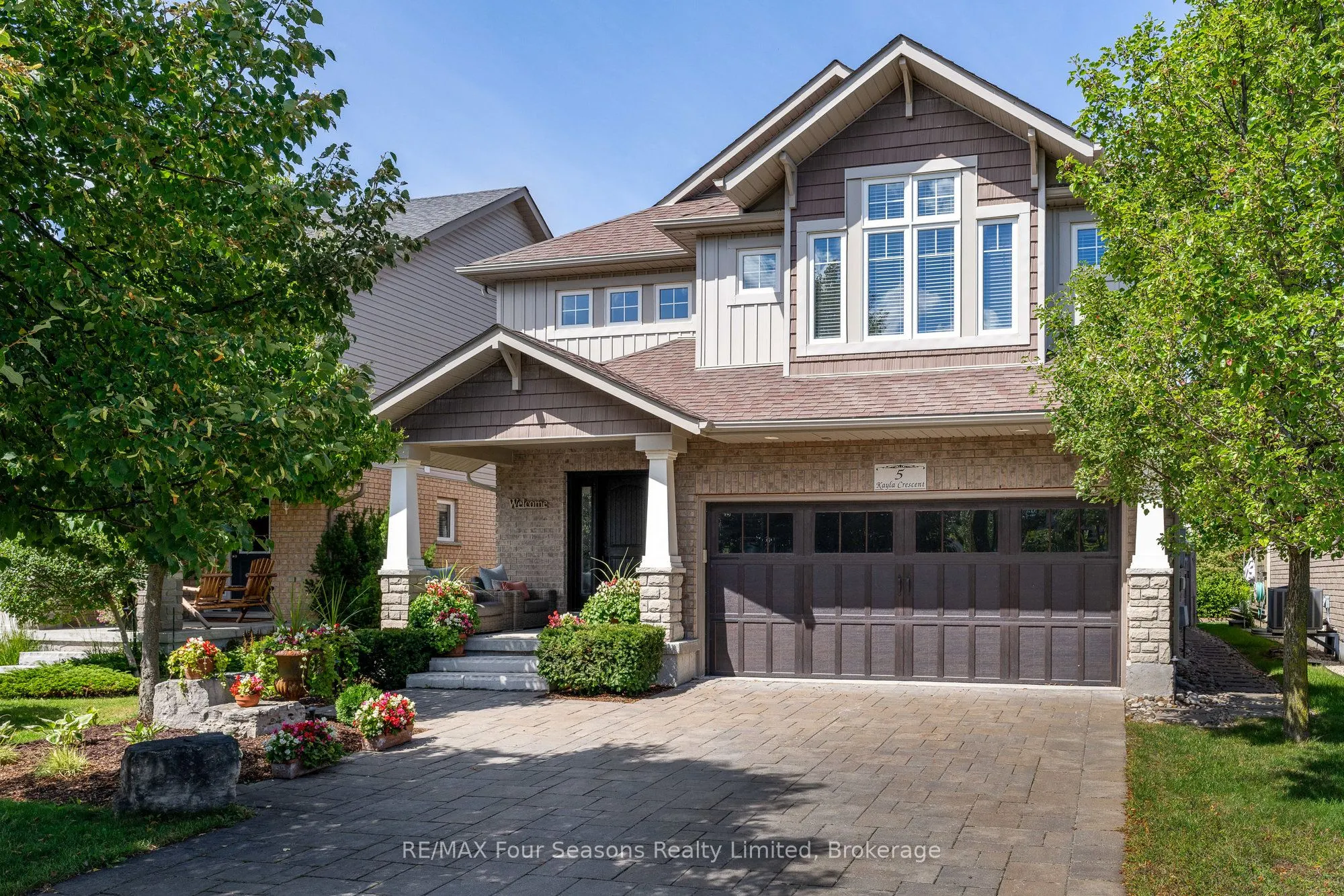 5 Kayla Crescent N