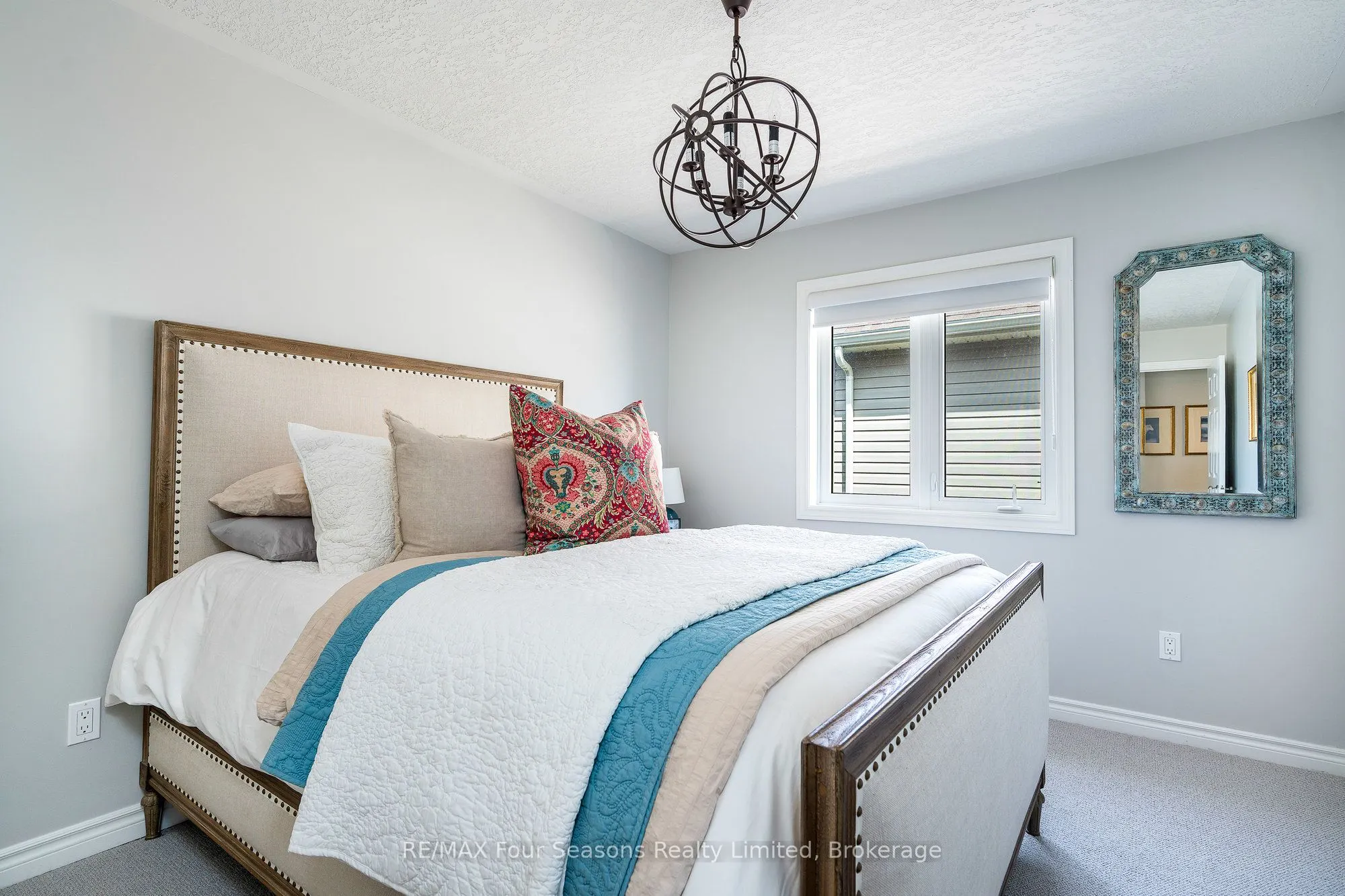 5 Kayla Crescent
