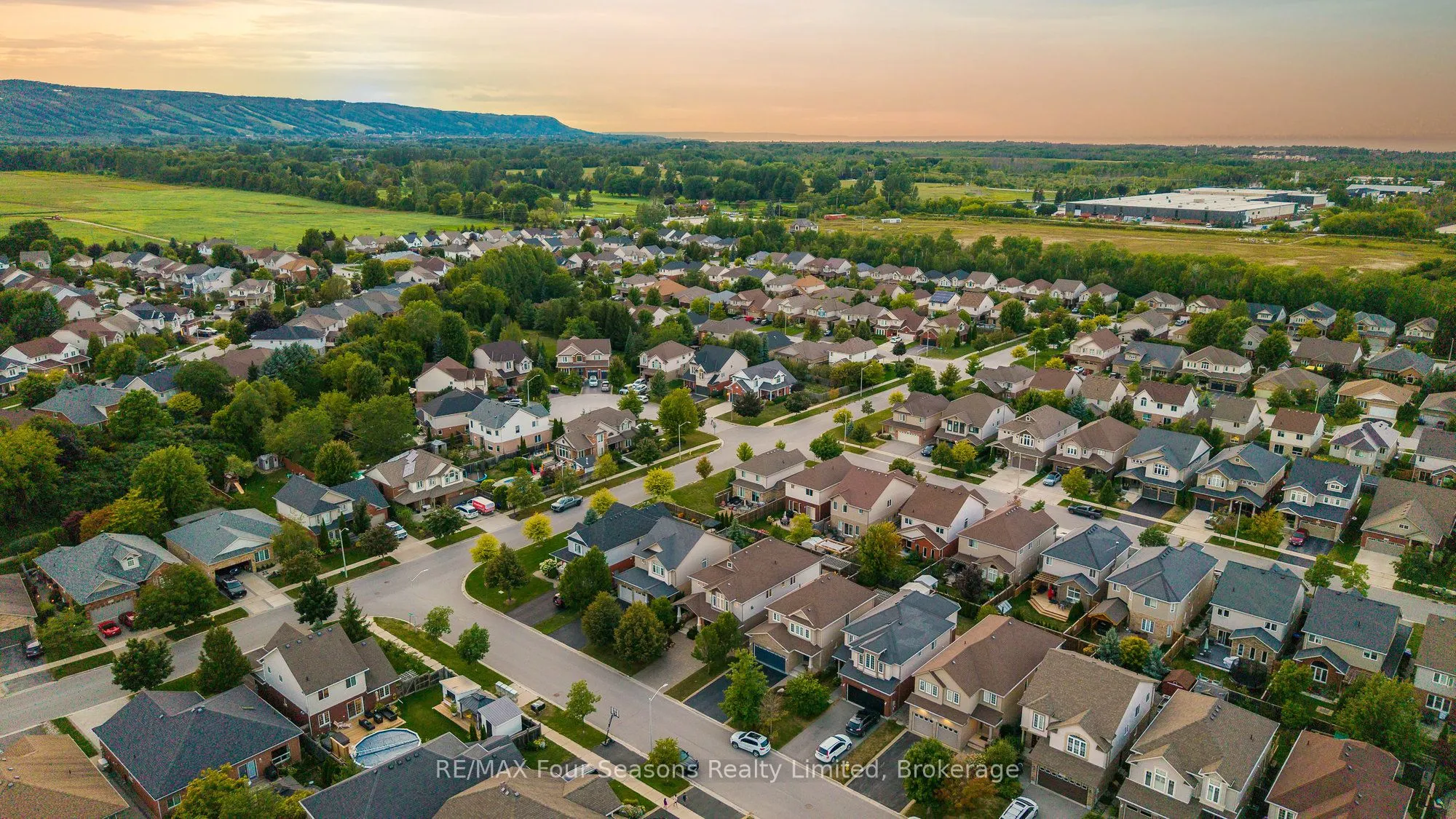 5 Kayla Crescent N