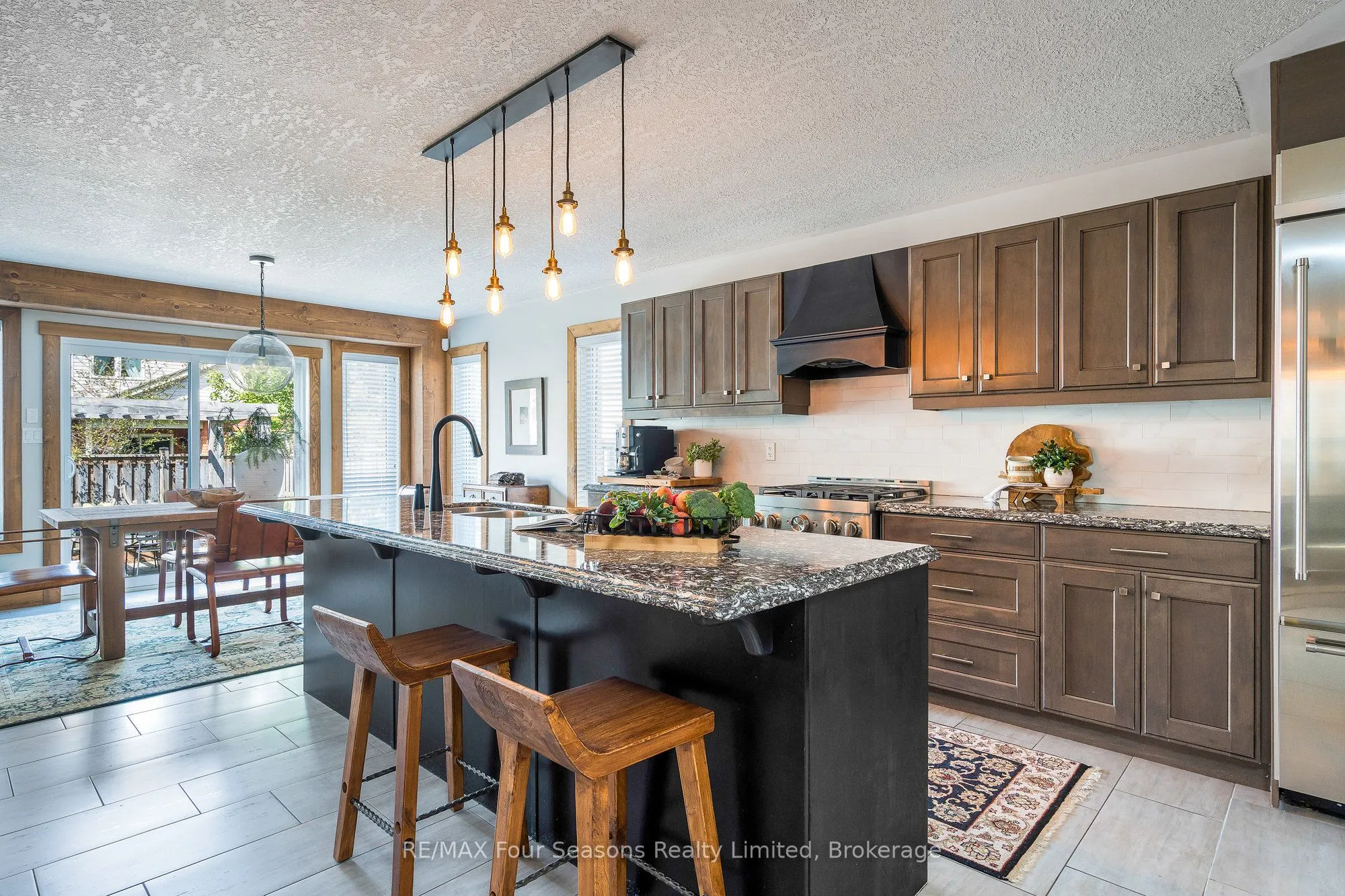 5 Kayla Crescent N