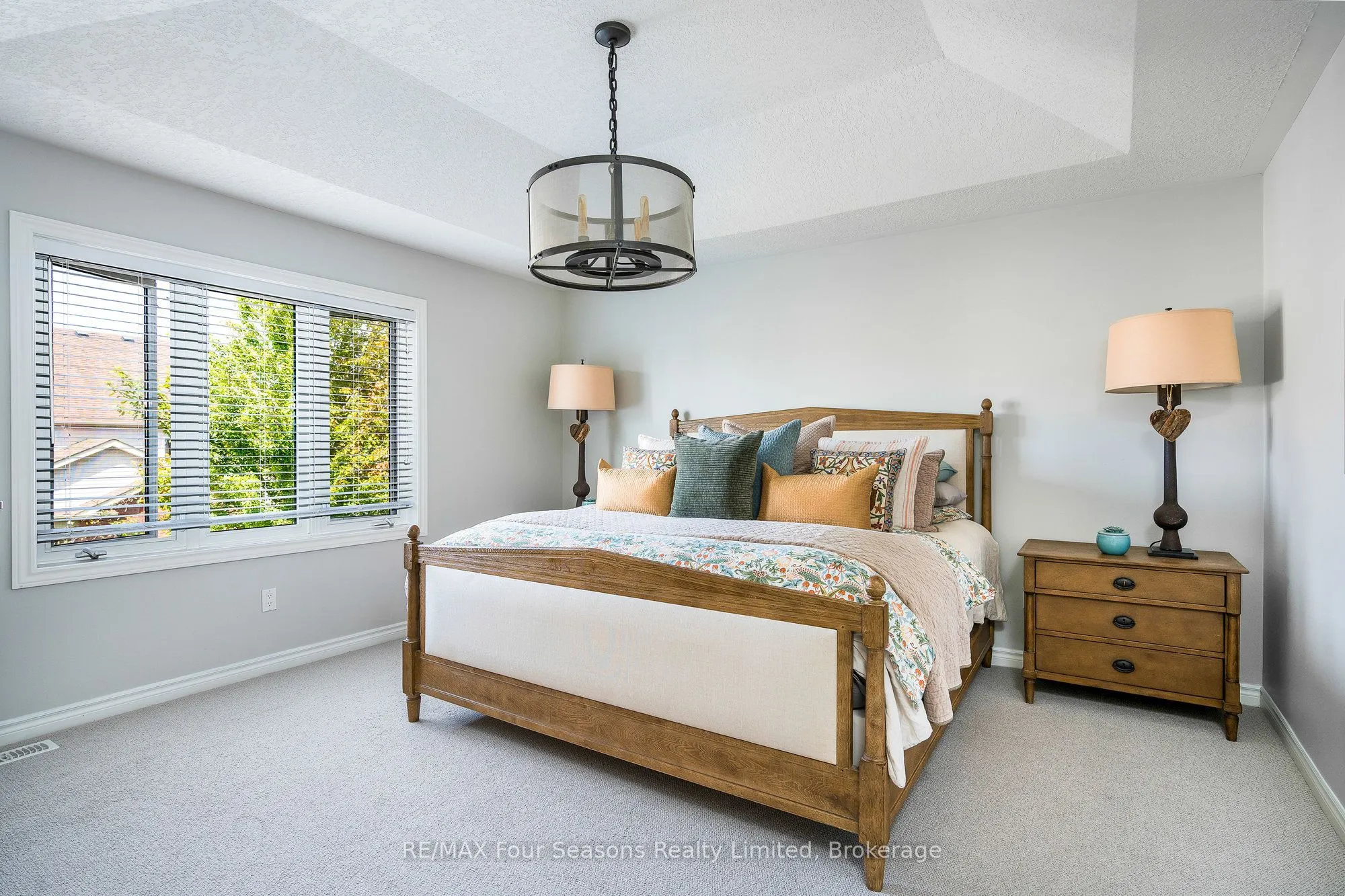 5 Kayla Crescent N
