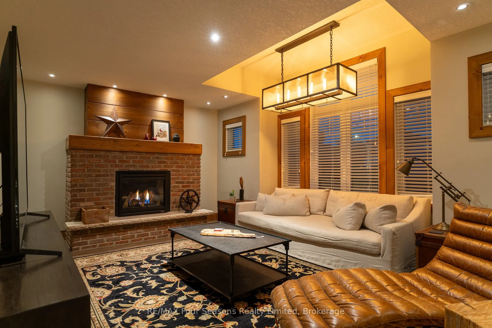 5 Kayla Crescent N