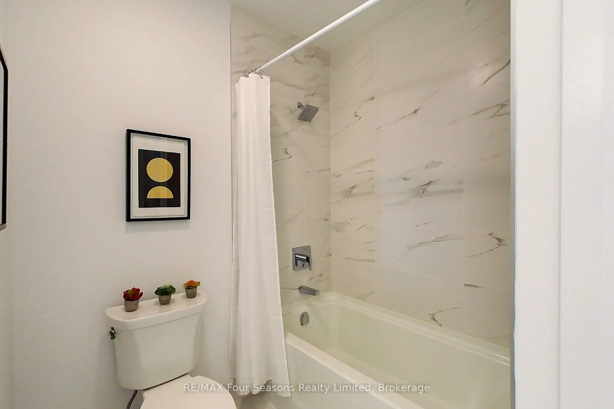 1 HUME Street, #402