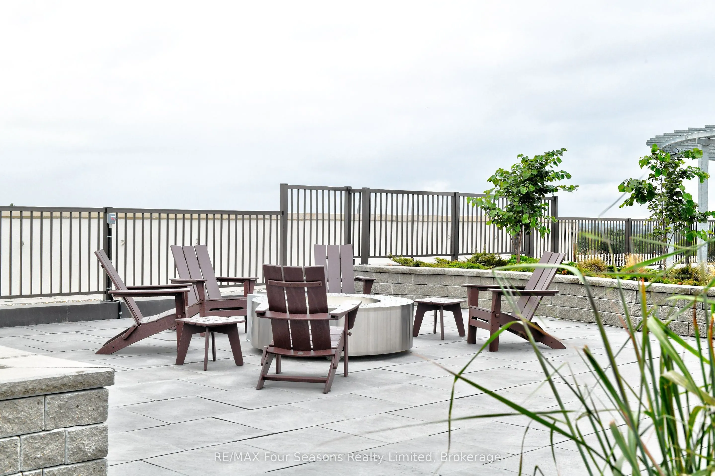 1 HUME Street, #402