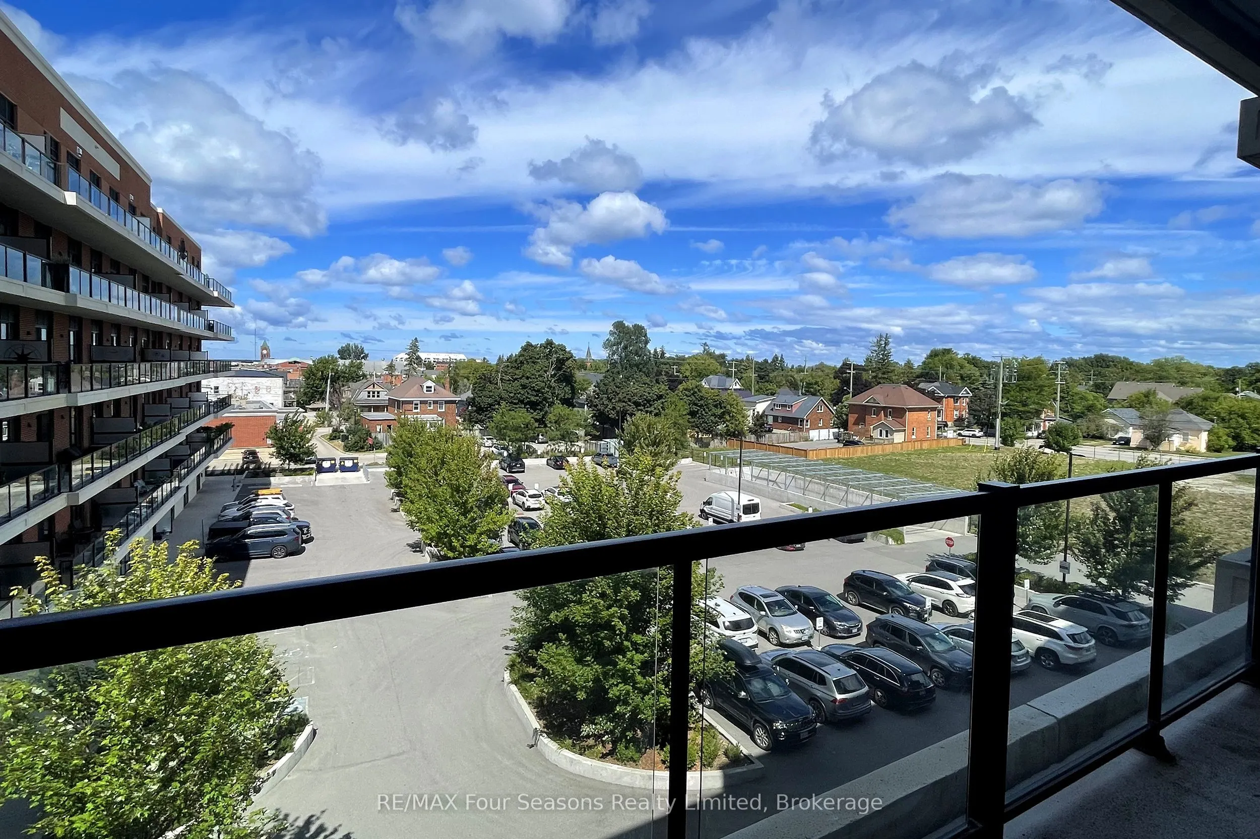 1 HUME Street, #402