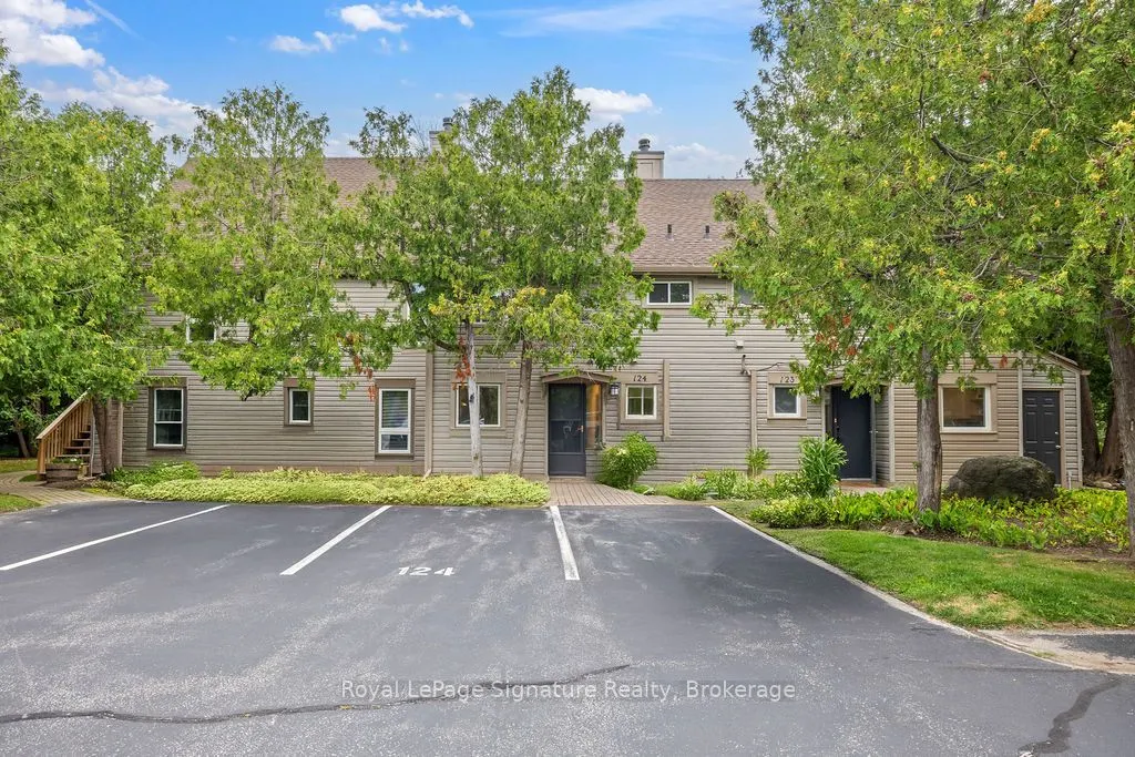 124 ESCARPMENT Crescent, #2