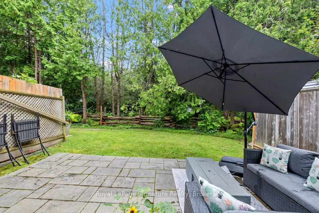 124 ESCARPMENT Crescent, #2