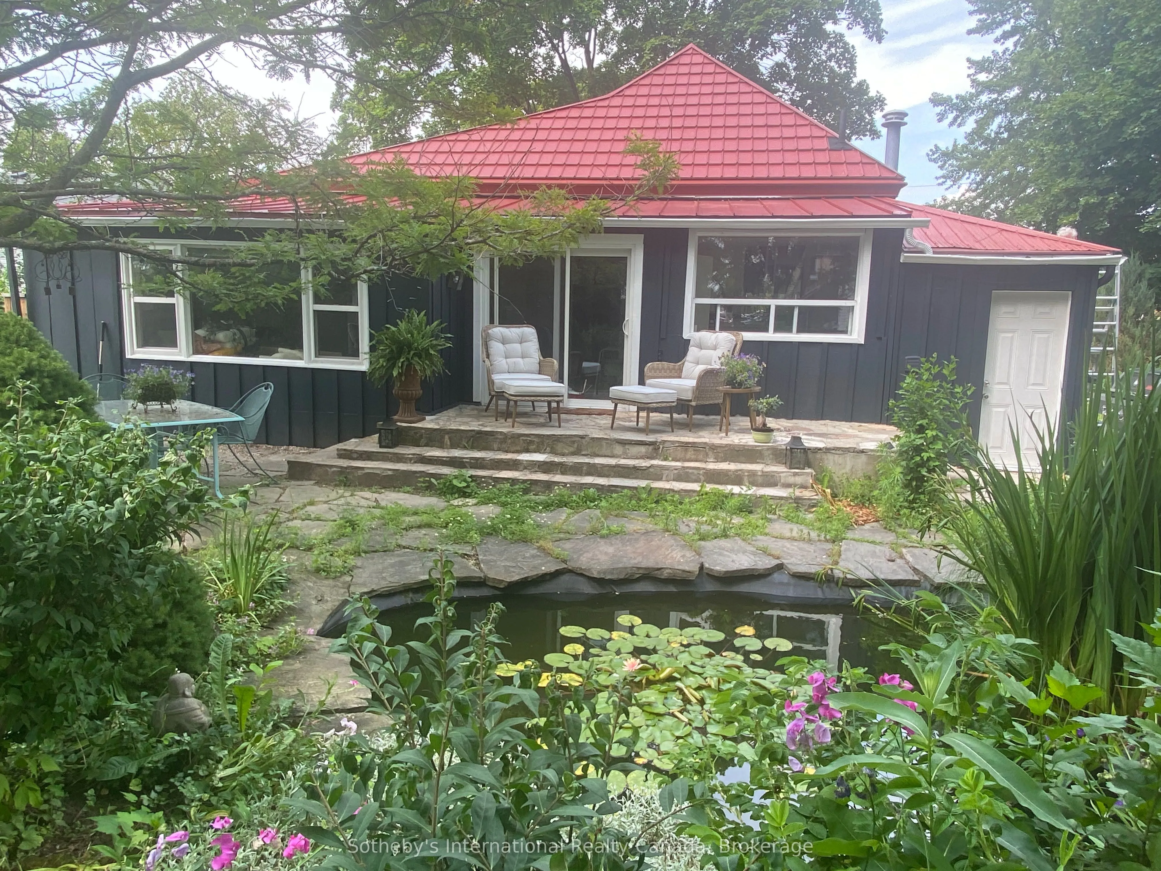 335 Napier Street