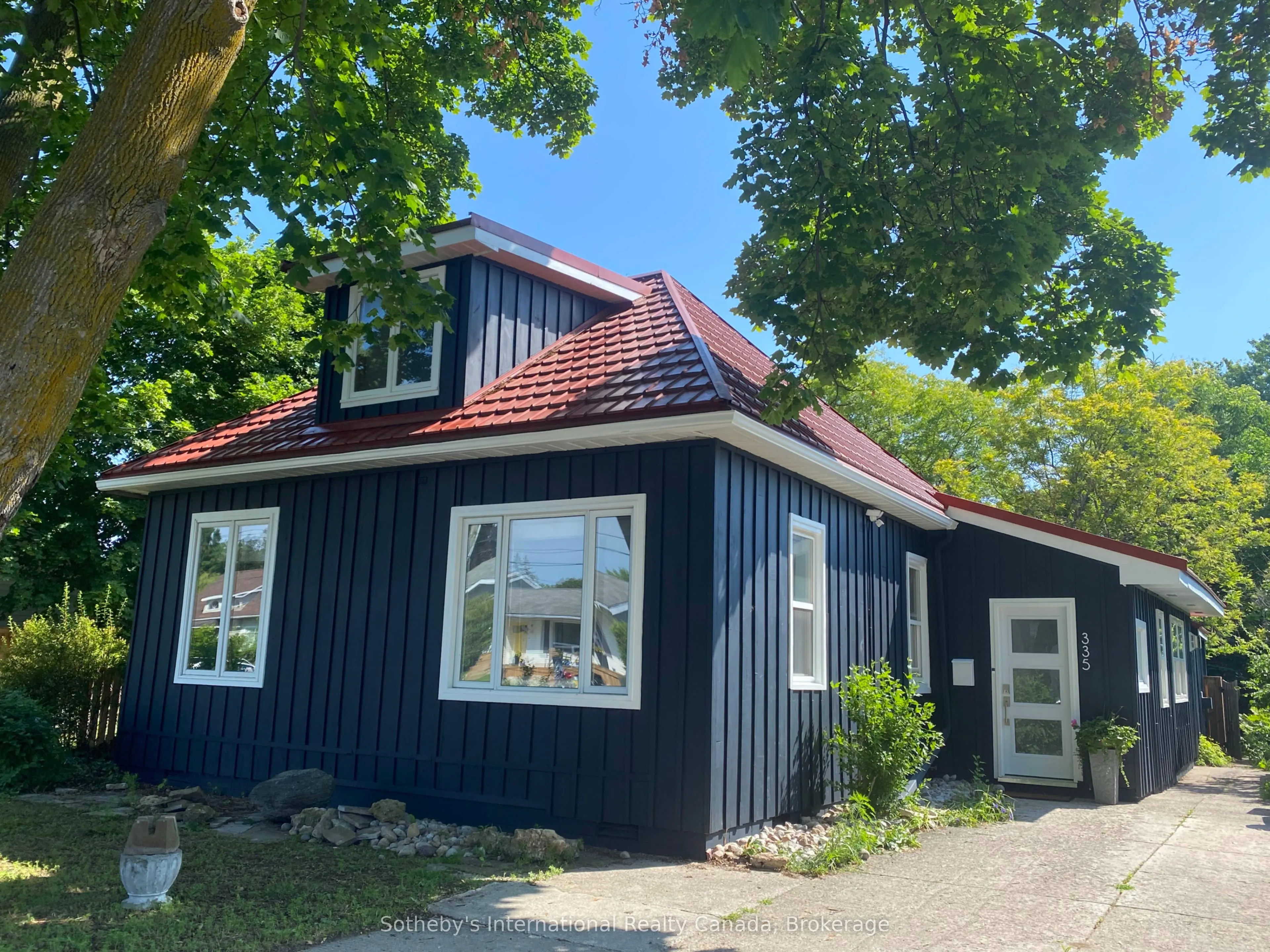 335 Napier Street