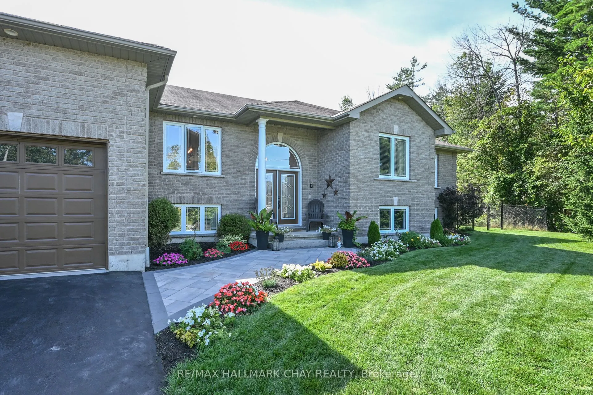 12 Symond Avenue