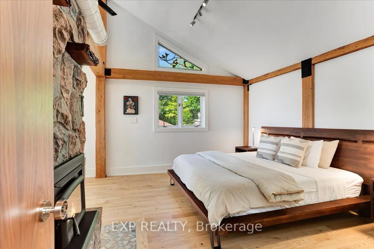 11 Crestwood Drive