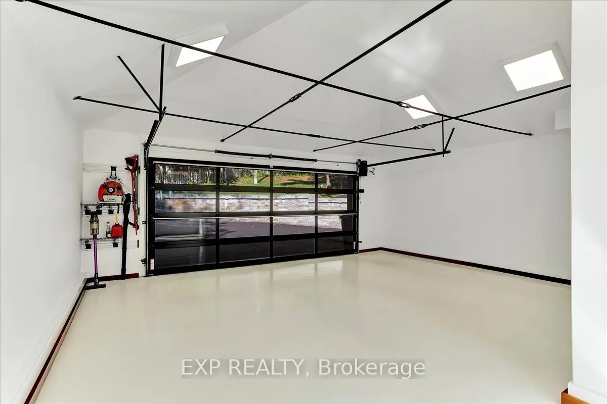 11 Crestwood Drive