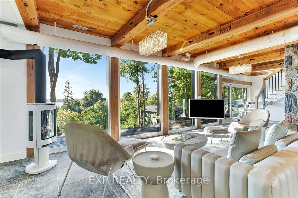 11 Crestwood Drive