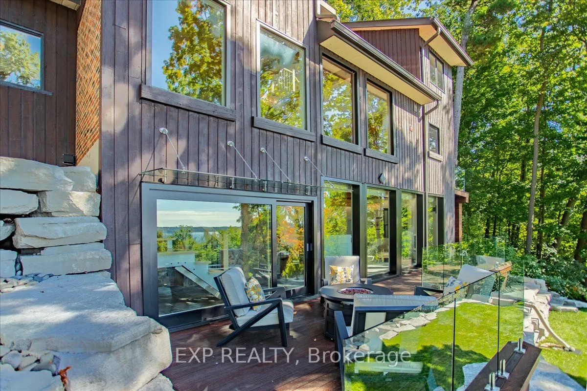 11 Crestwood Drive